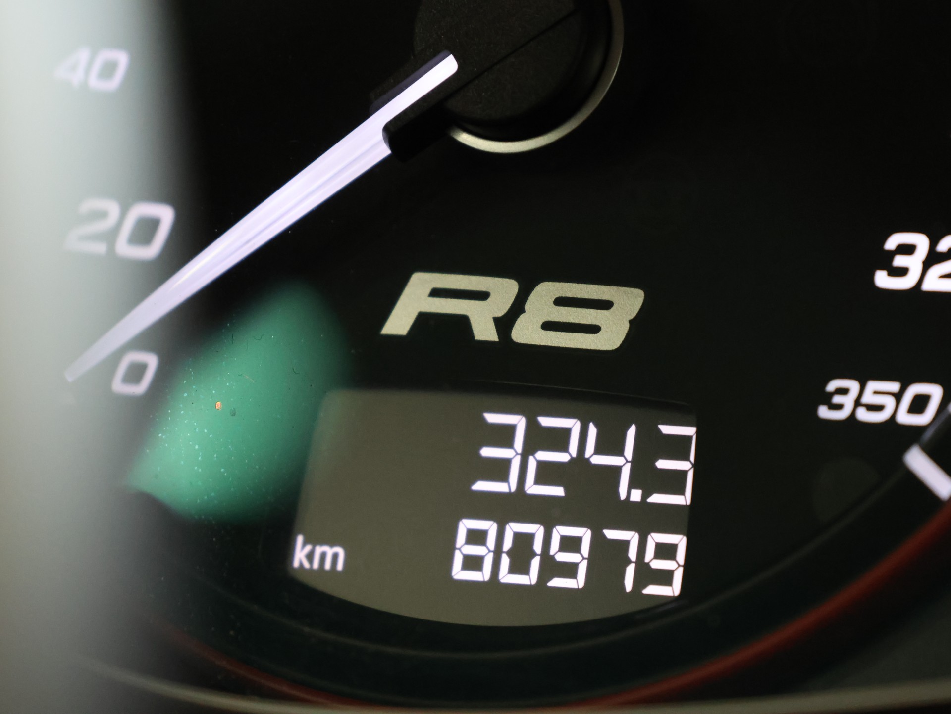 AUDI R8 Coupé 5.2 R-Tronic *Bang & Olufsen* *Rückfahrkamera* *Sportabgasanlage*-image-27