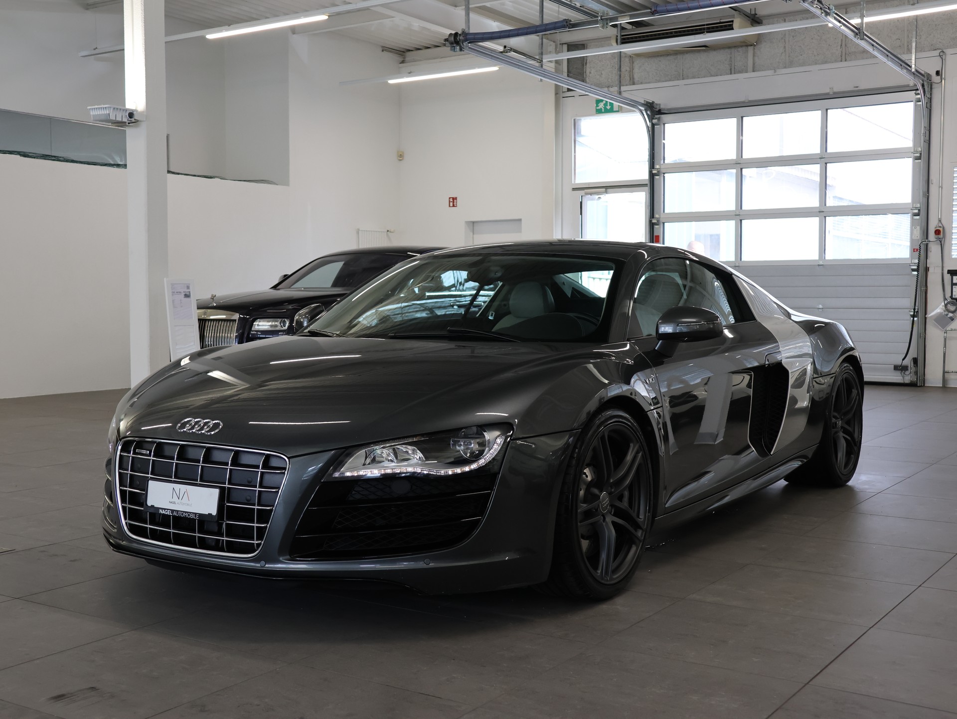 AUDI R8 Coupé 5.2 R-Tronic *Bang & Olufsen* *Rückfahrkamera* *Sportabgasanlage*-showroom-element-3