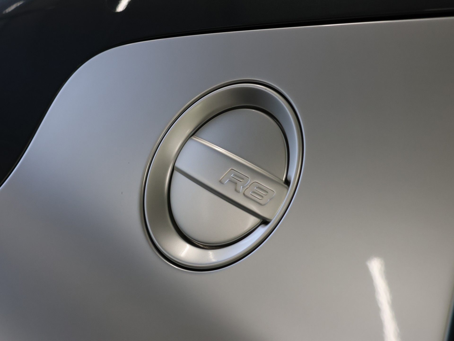 AUDI R8 Coupé 5.2 R-Tronic *Bang & Olufsen* *Rückfahrkamera* *Sportabgasanlage*-image-14