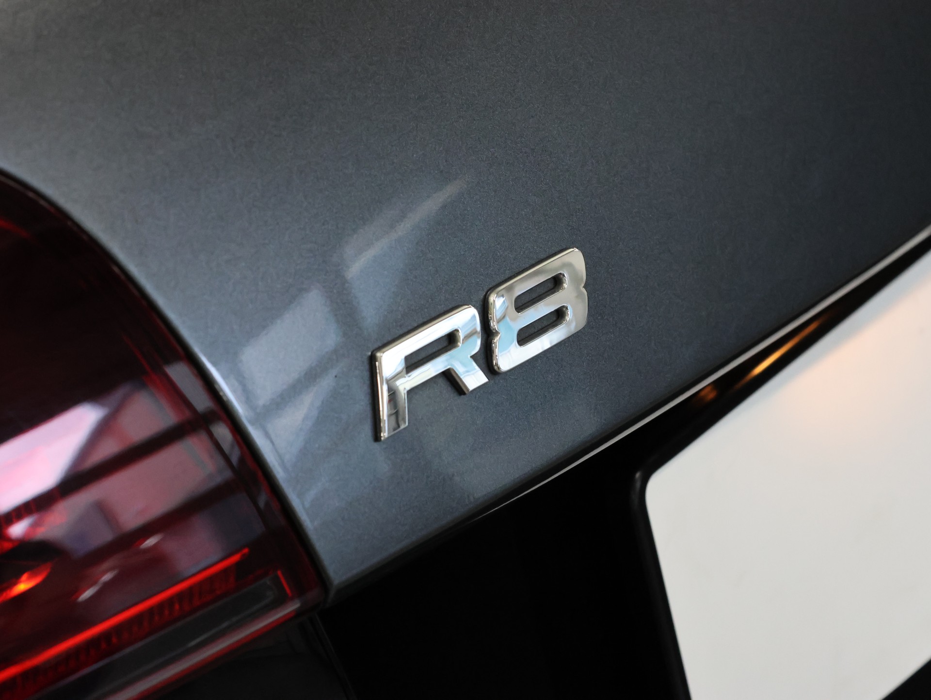 AUDI R8 Coupé 5.2 R-Tronic *Bang & Olufsen* *Rückfahrkamera* *Sportabgasanlage*-image-17