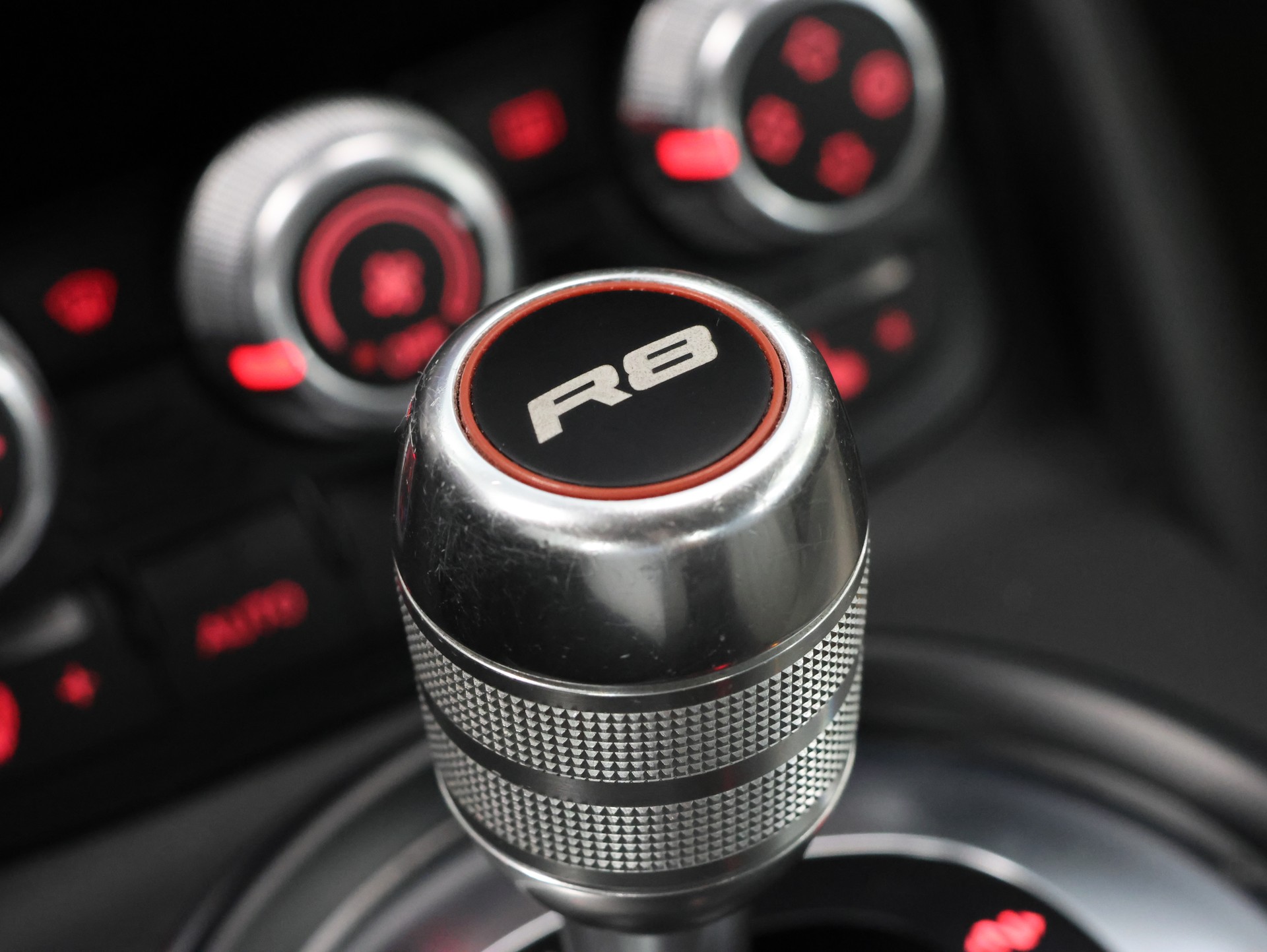 AUDI R8 Coupé 5.2 R-Tronic *Bang & Olufsen* *Rückfahrkamera* *Sportabgasanlage*-image-33