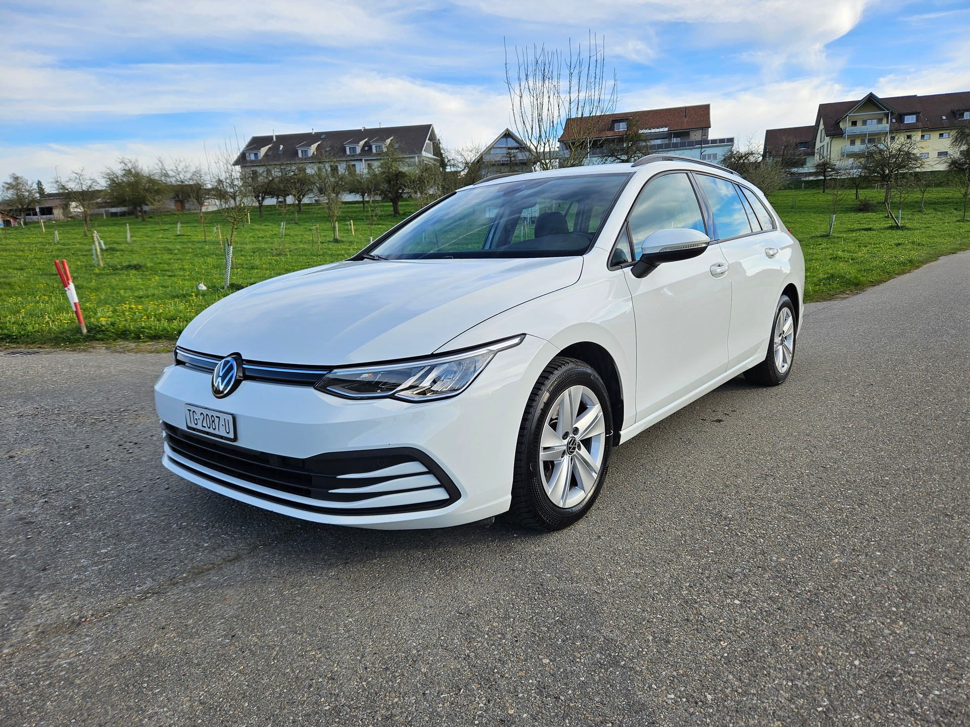 VW Golf Variant 2.0 TDI Life DSG-image-4