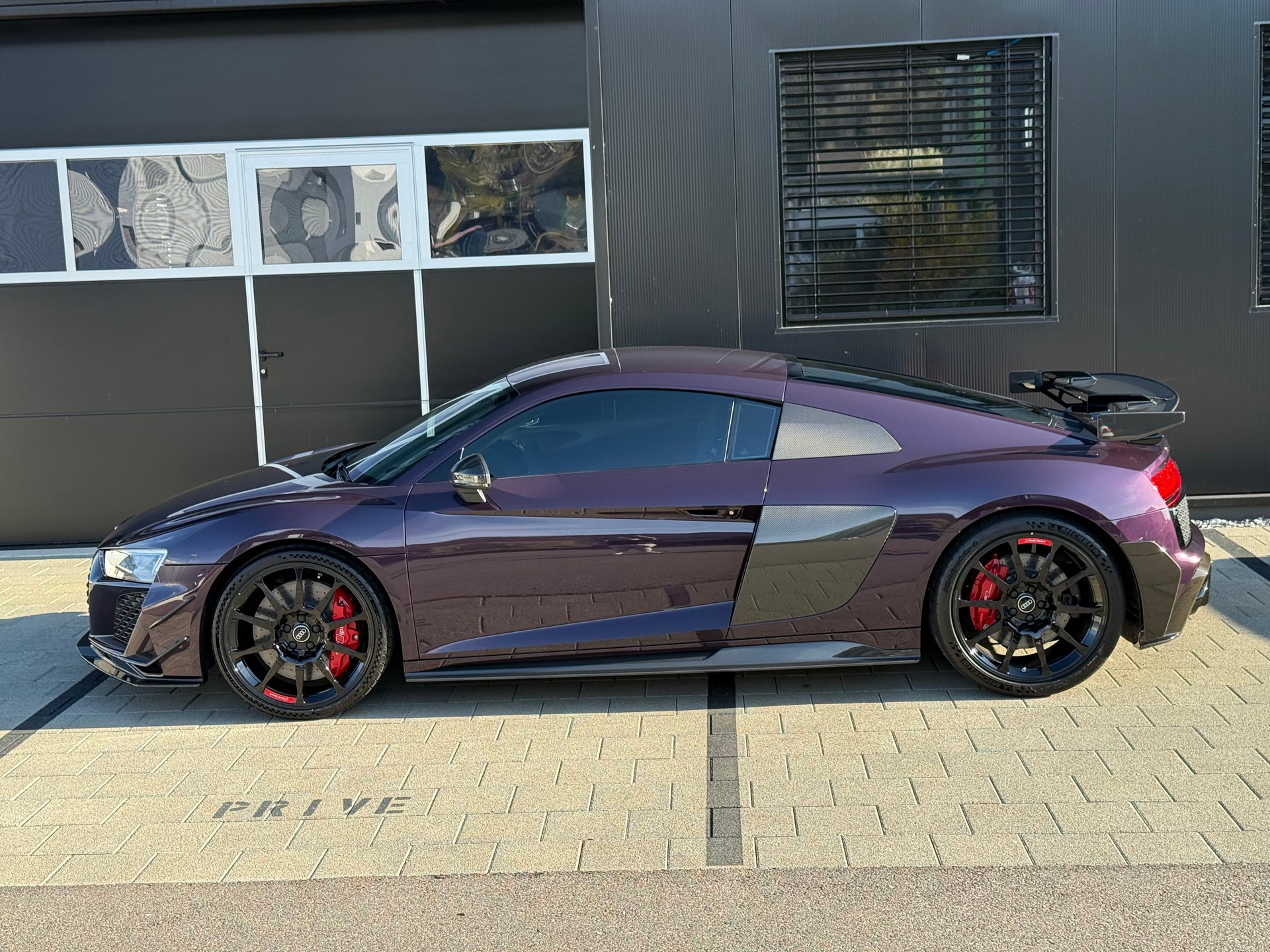 AUDI R8 Coupé GT RWD S-Tronic-image-13
