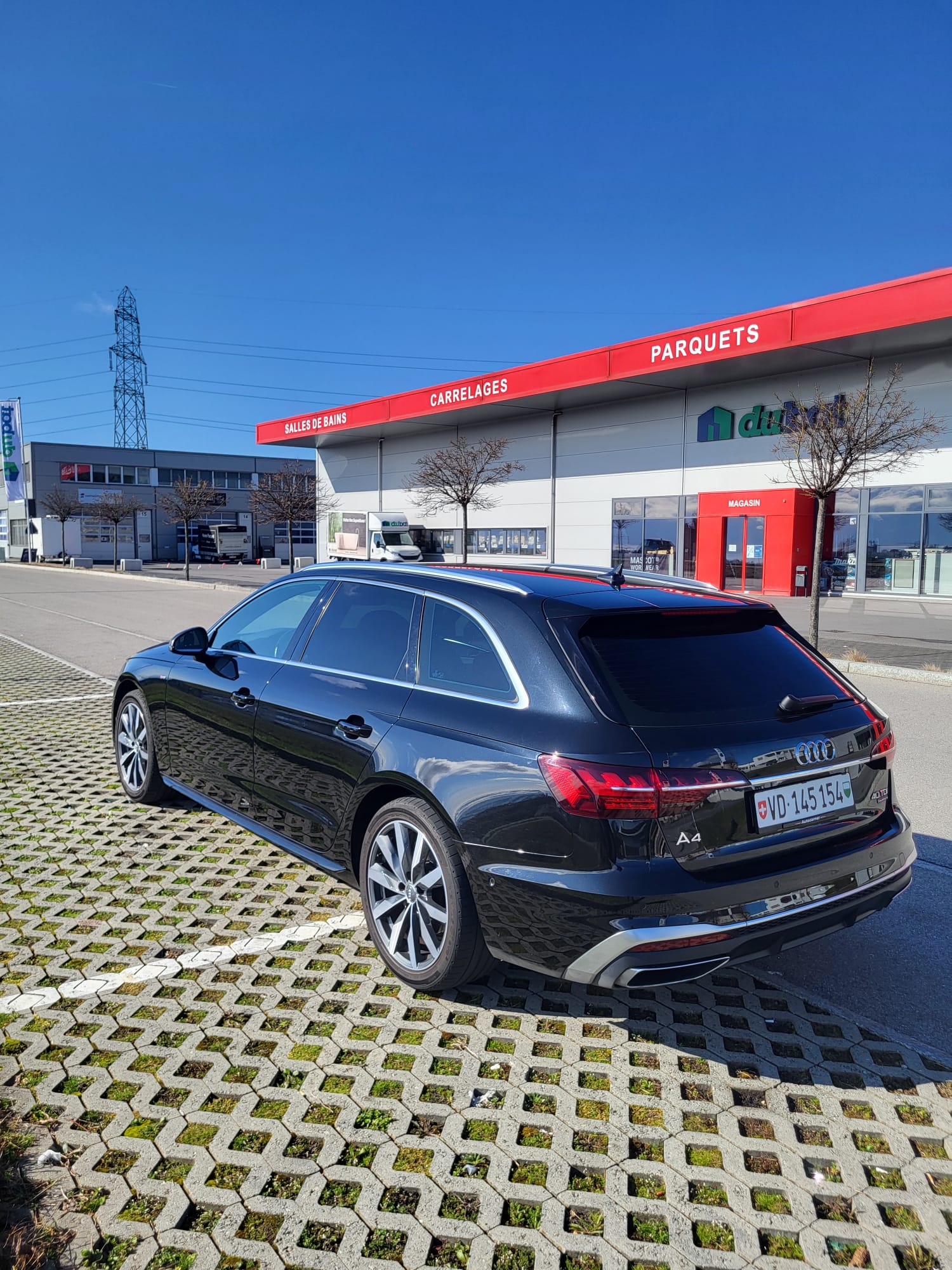 AUDI A4 Avant 40 TDI S line quattro S-tronic-image-1