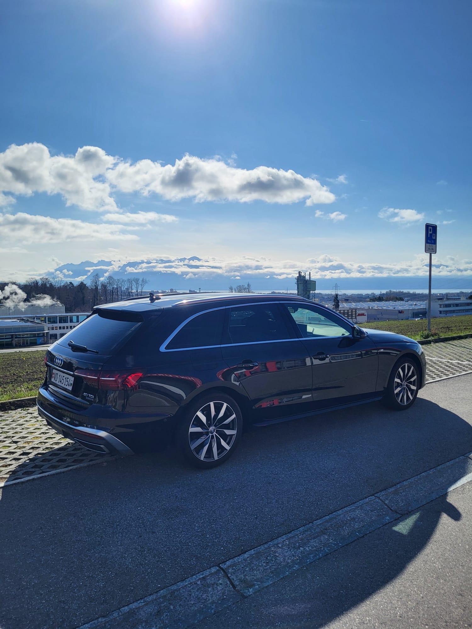 AUDI A4 Avant 40 TDI S line quattro S-tronic-image-2