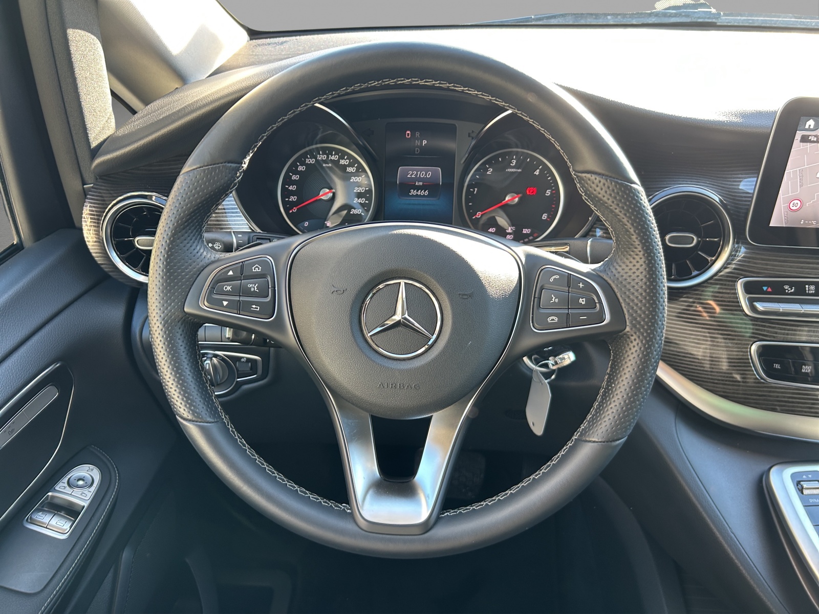 MERCEDES-BENZ V 250 d lang Avantgarde 4Matic G-Tronic-image-9