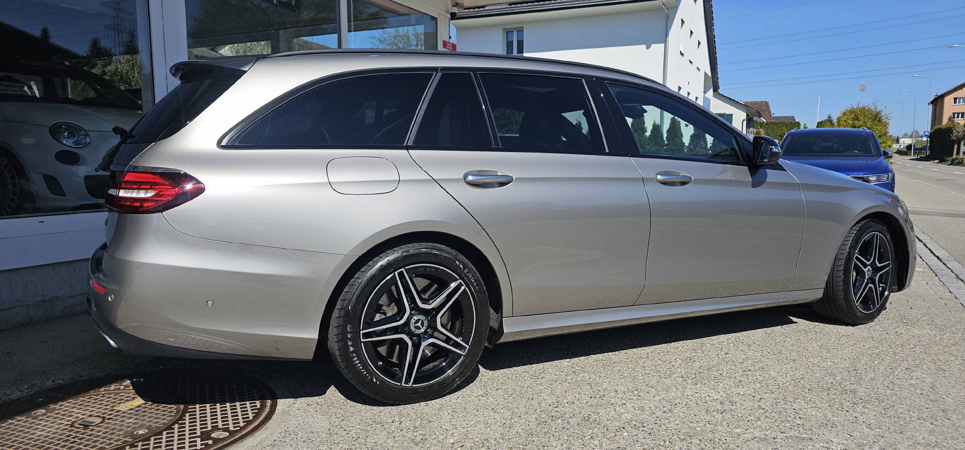 MERCEDES-BENZ E 450 AMG Line 4matic Kombi-image-3