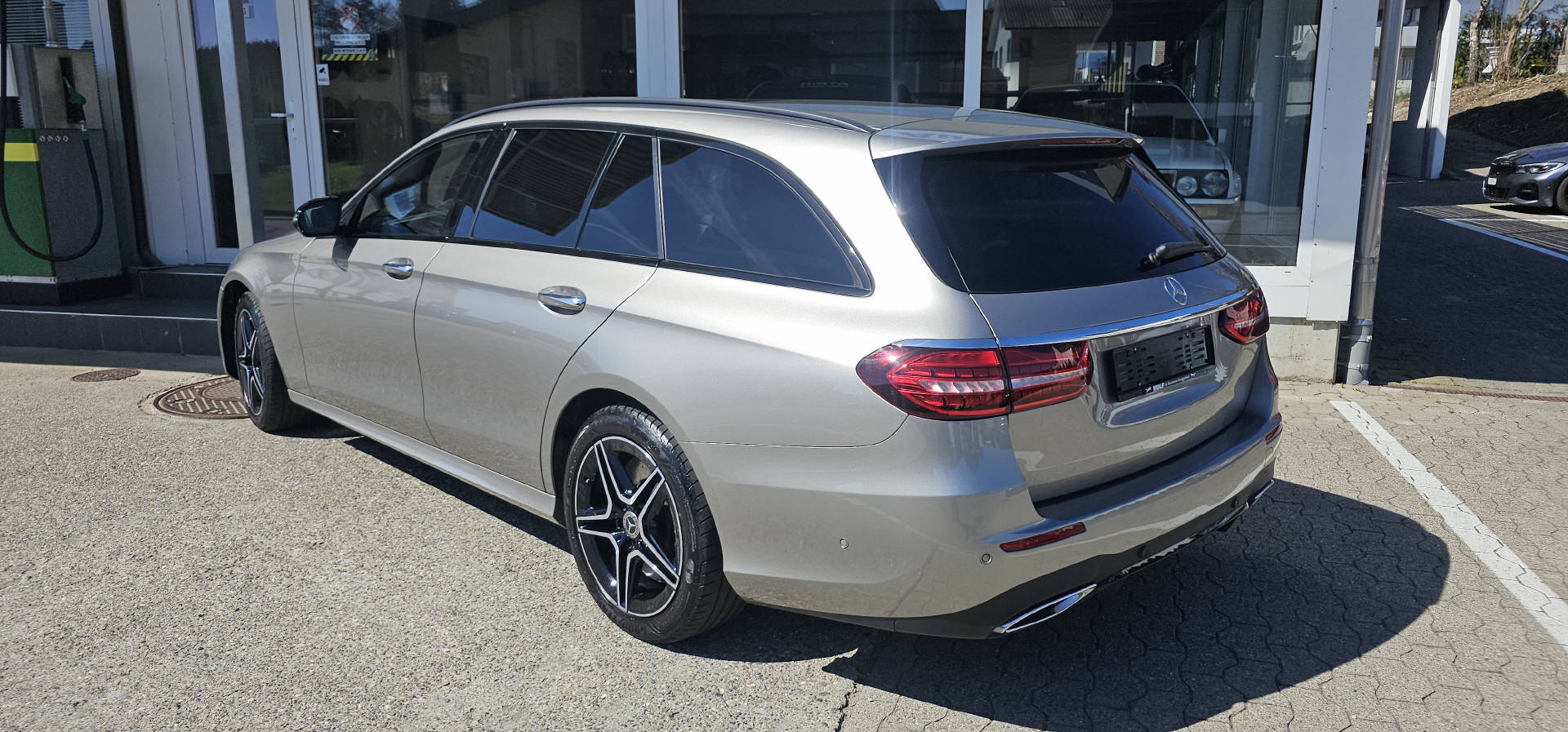 MERCEDES-BENZ E 450 AMG Line 4matic Kombi-image-6