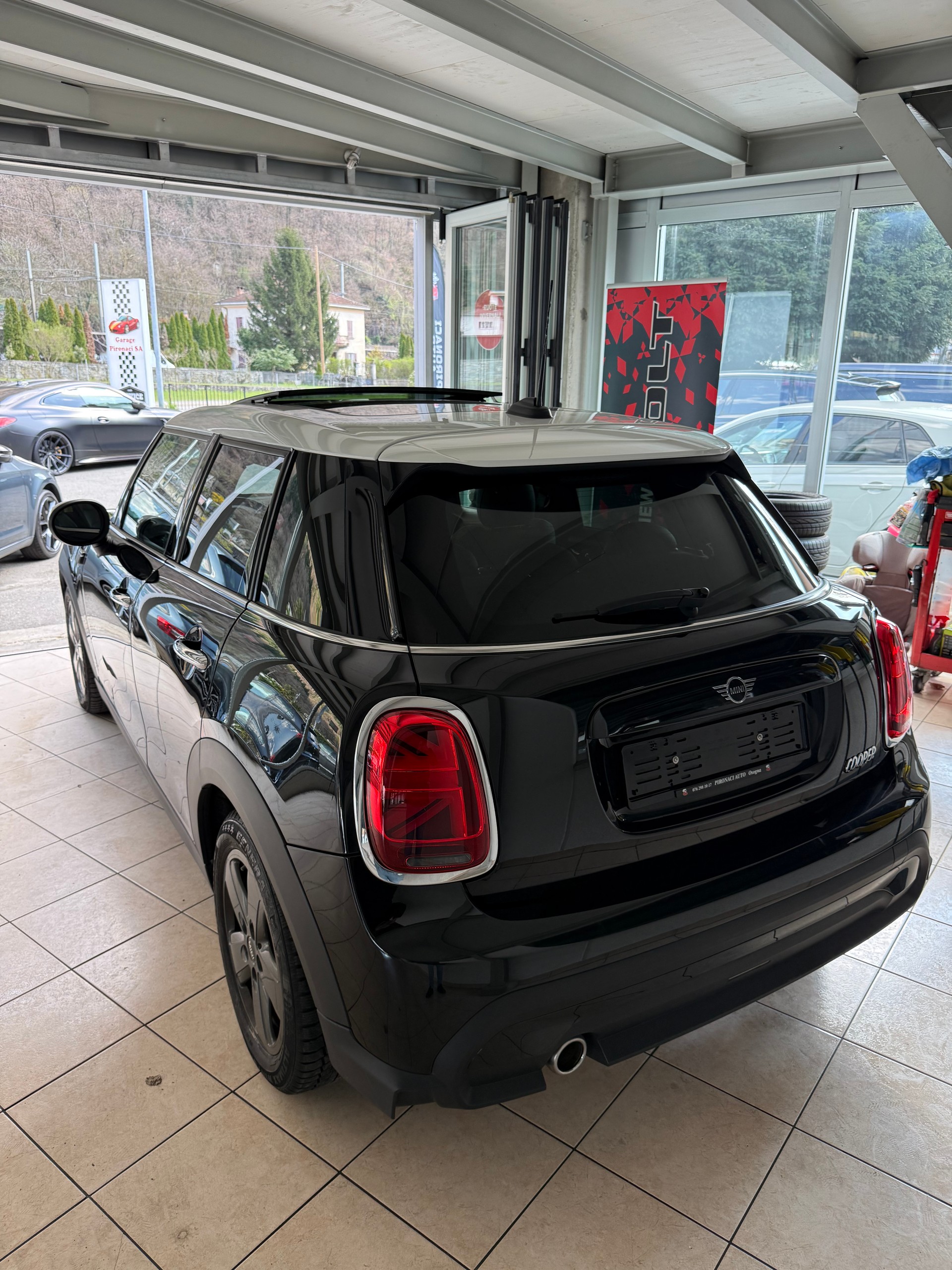 MINI Cooper Steptronic DKG-image-3