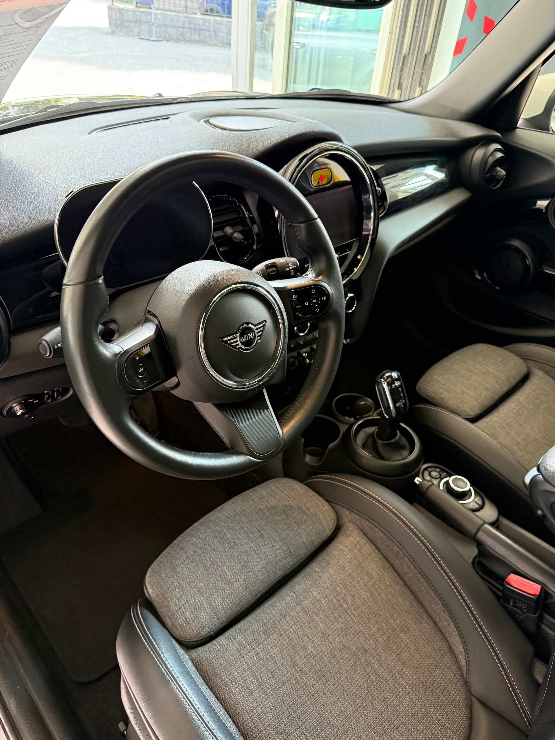 MINI Cooper Steptronic DKG-image-7