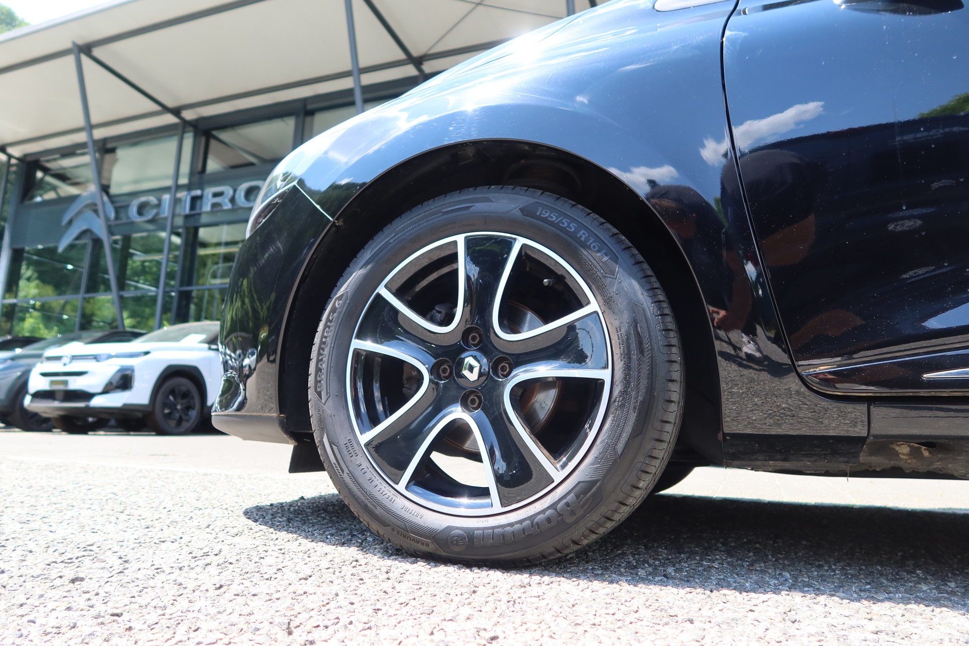 RENAULT Clio 0.9 Expression-image-6