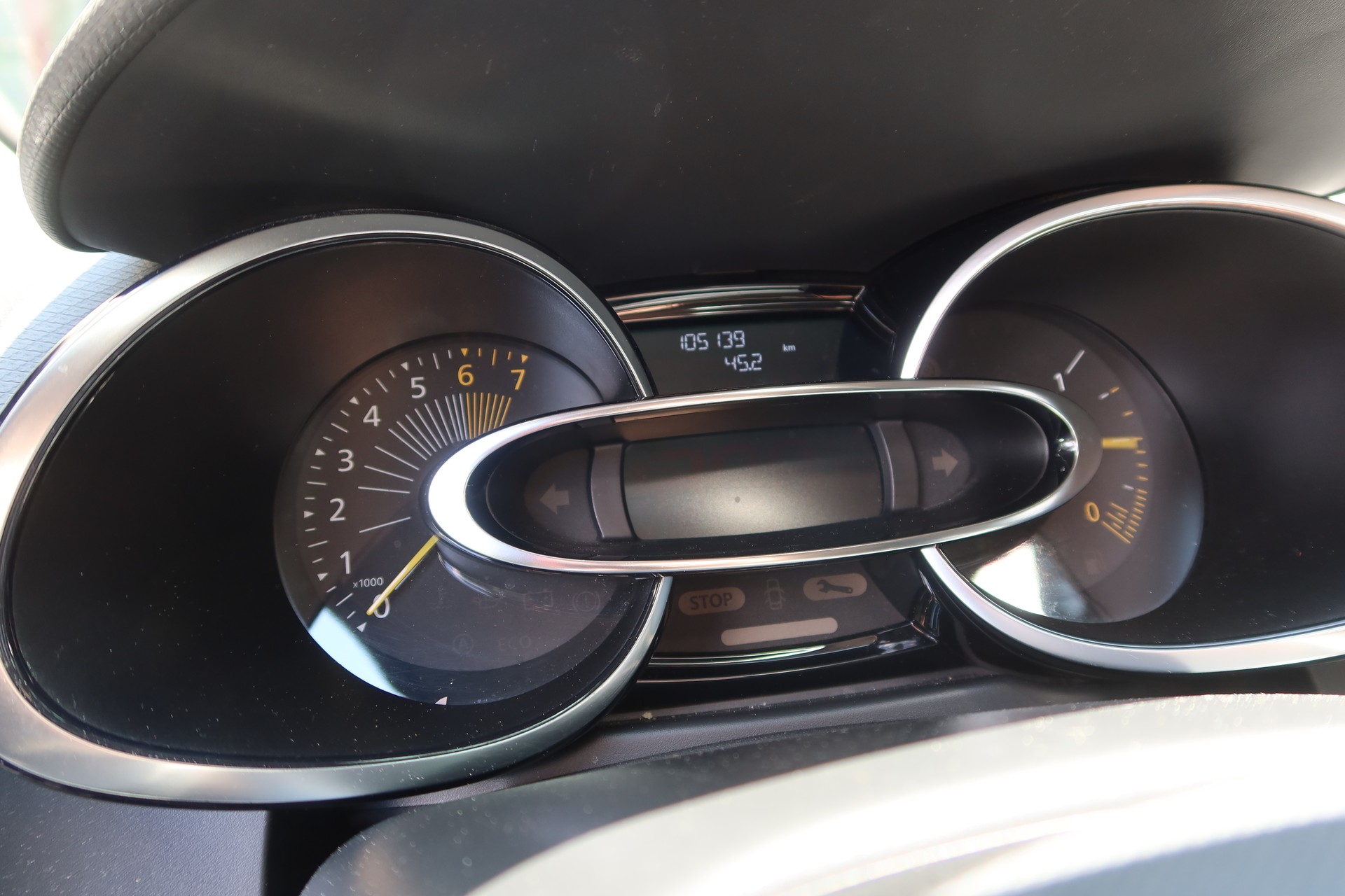 RENAULT Clio 0.9 Expression-image-12