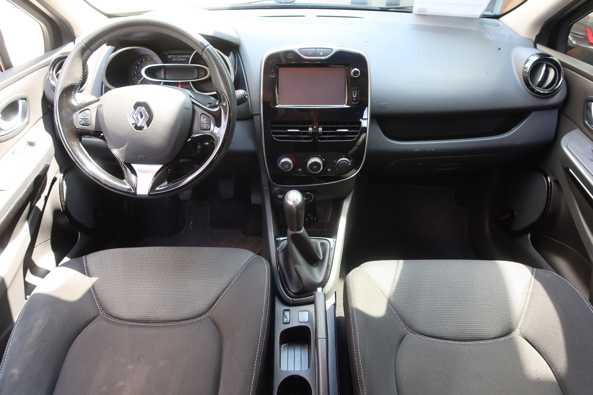 RENAULT Clio 0.9 Expression-image-7