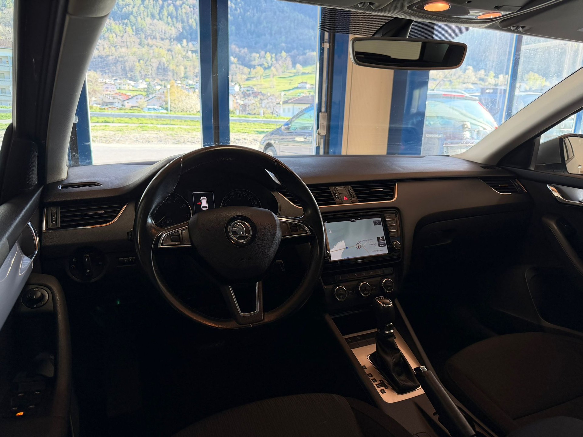 SKODA Octavia Combi 1.4 TSI Ambition DSG-image-15