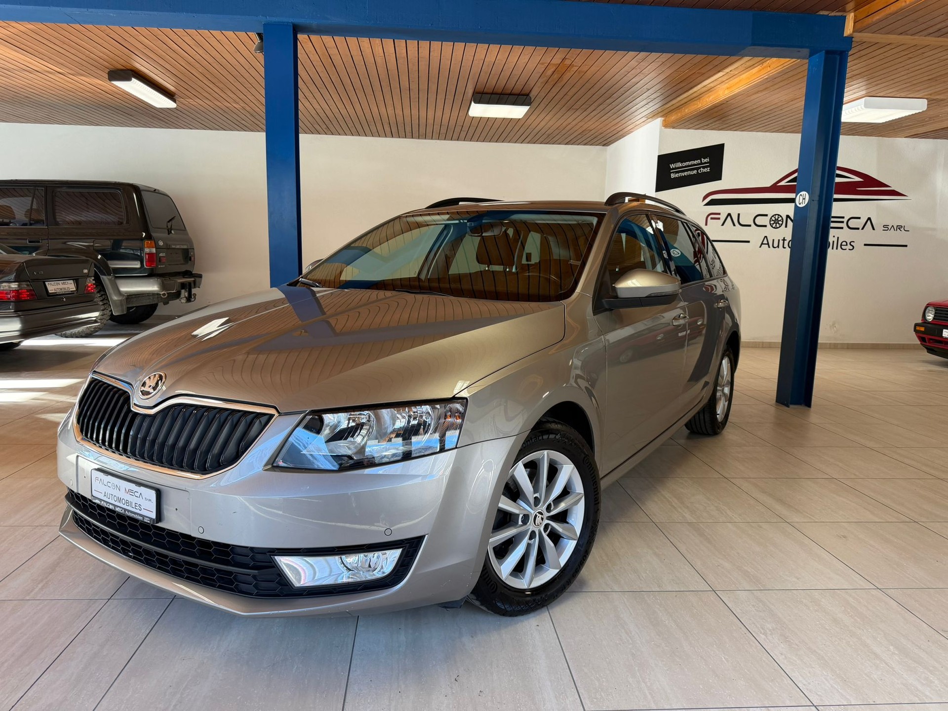 SKODA Octavia Combi 1.4 TSI Ambition DSG-image-2