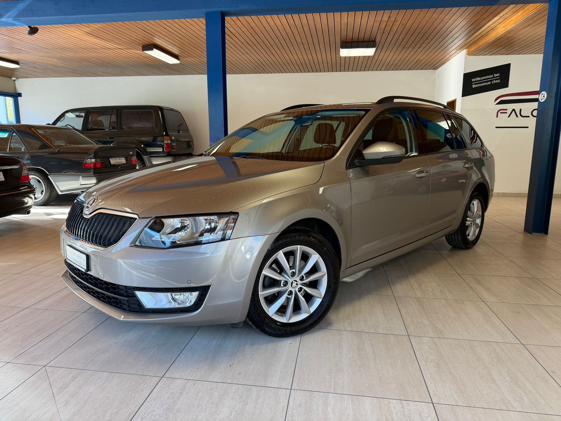 SKODA Octavia Combi 1.4 TSI Ambition DSG-image-1