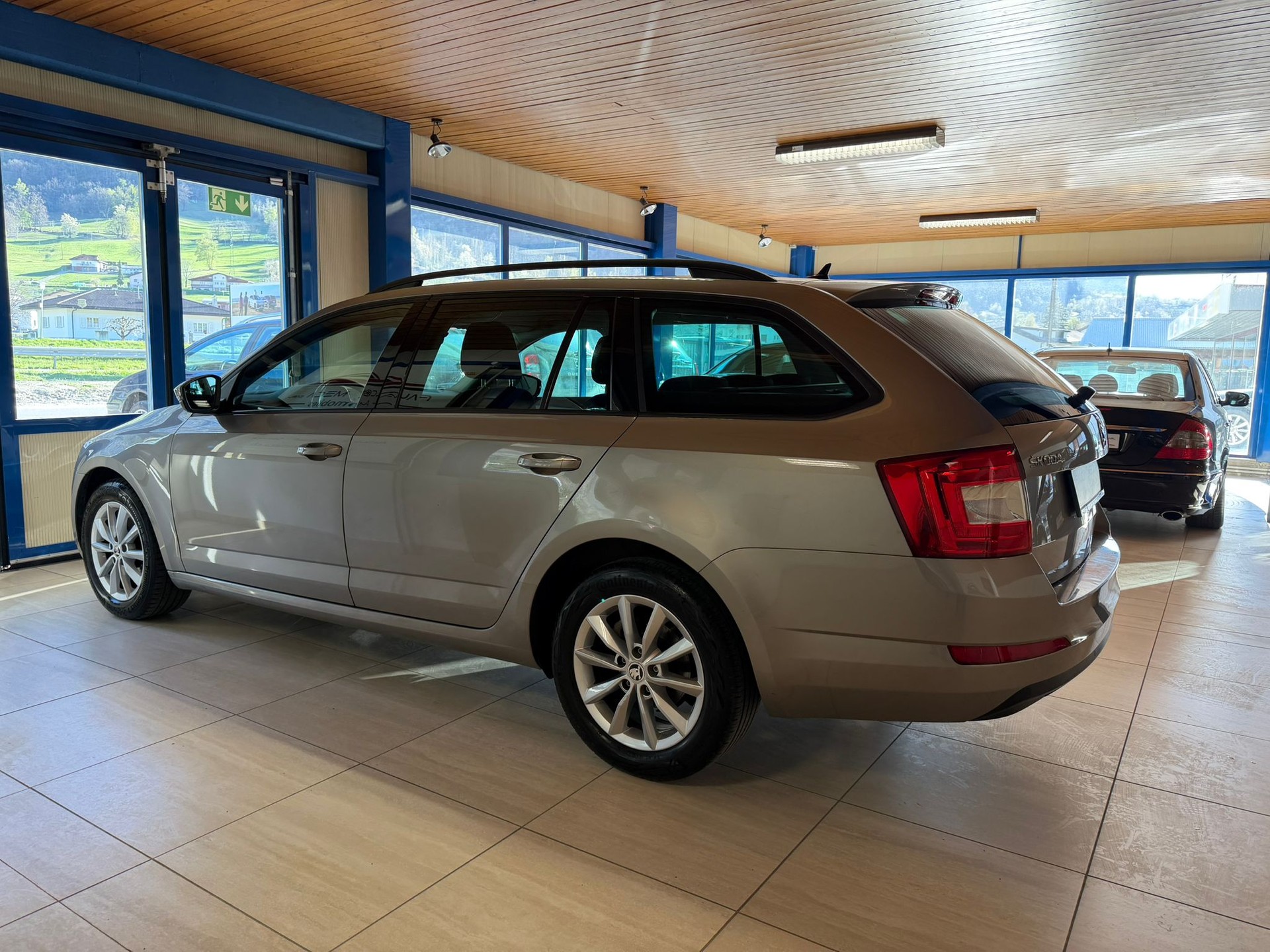 SKODA Octavia Combi 1.4 TSI Ambition DSG-image-6