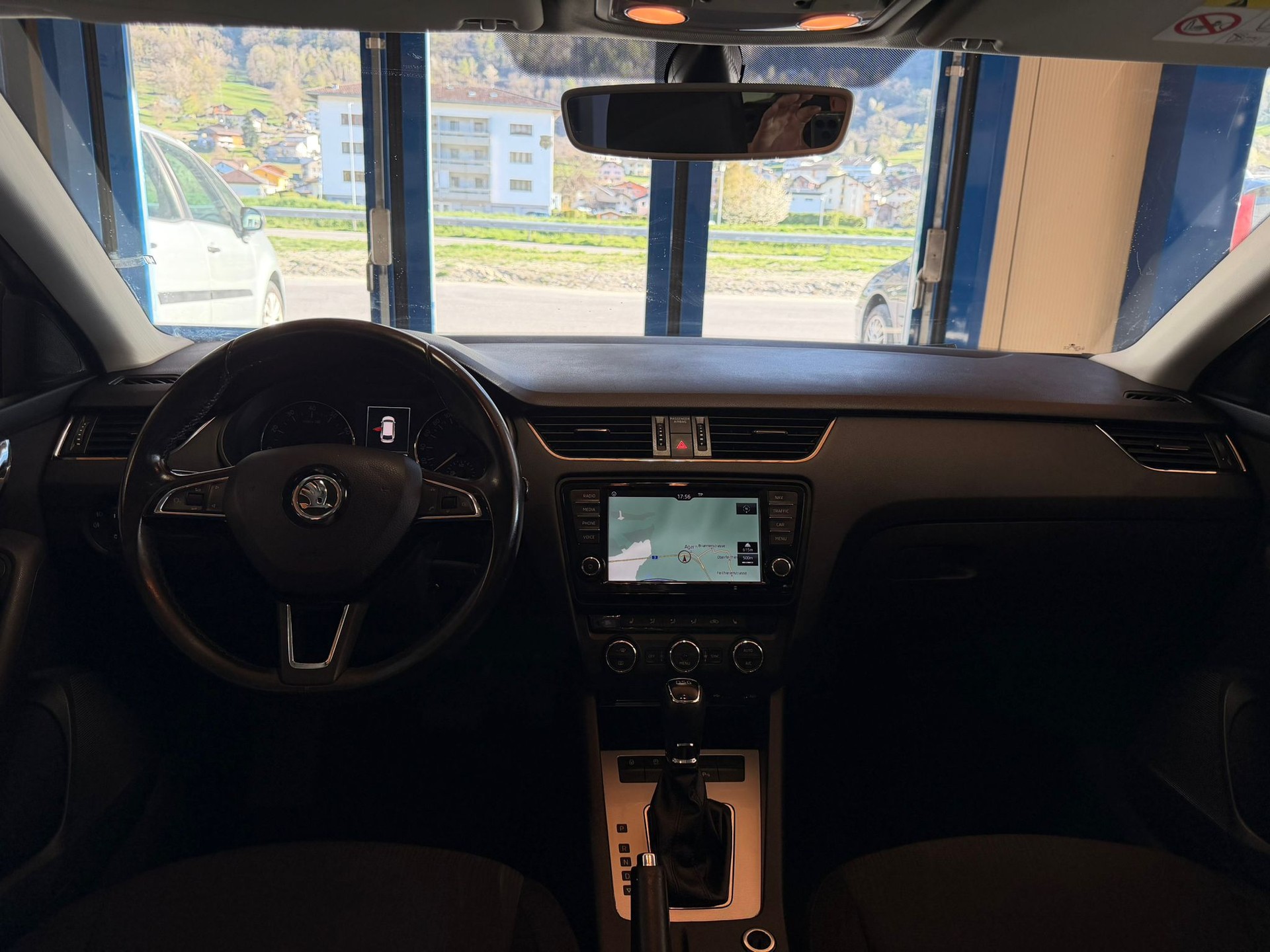 SKODA Octavia Combi 1.4 TSI Ambition DSG-image-13