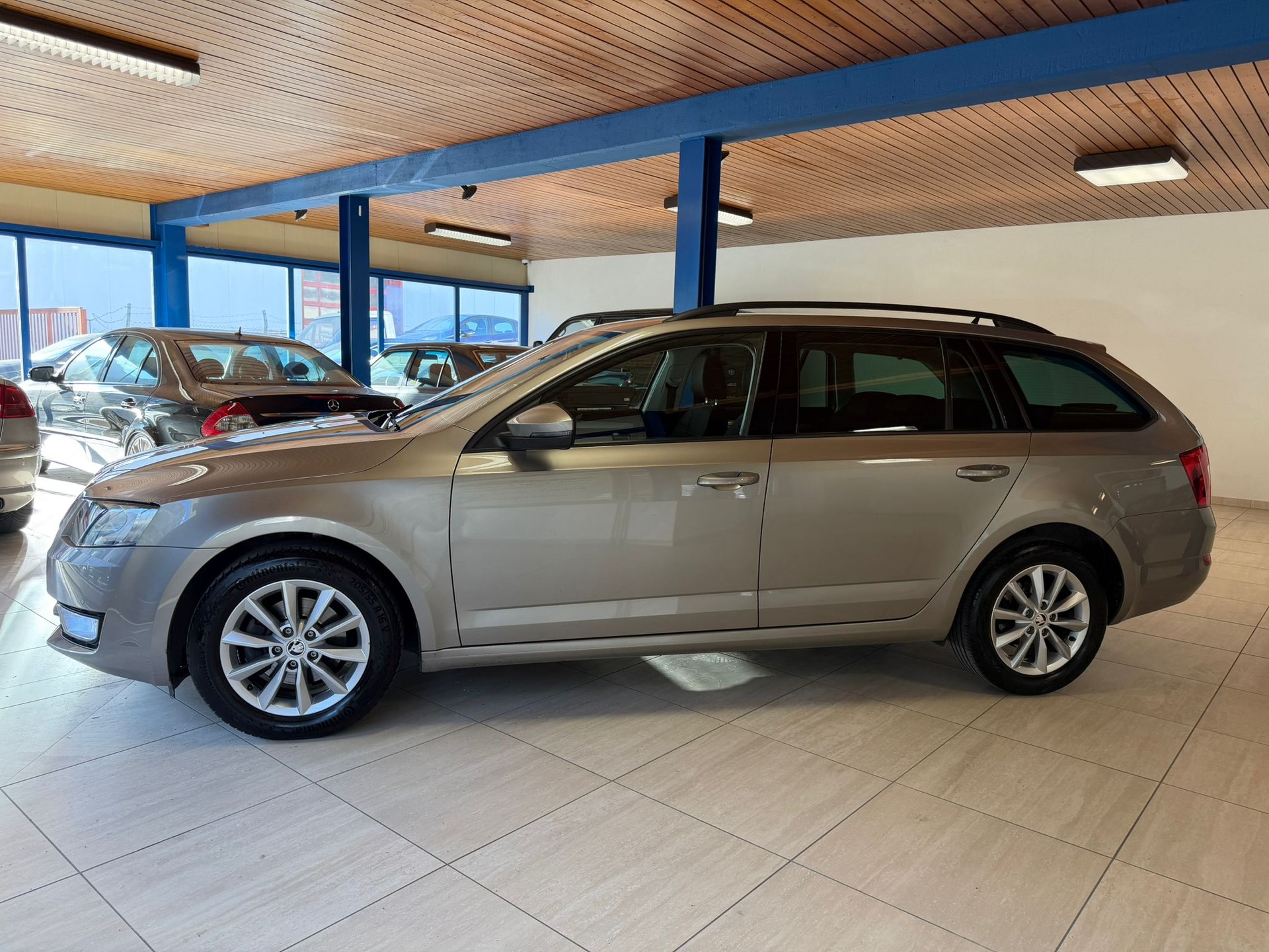 SKODA Octavia Combi 1.4 TSI Ambition DSG-image-4