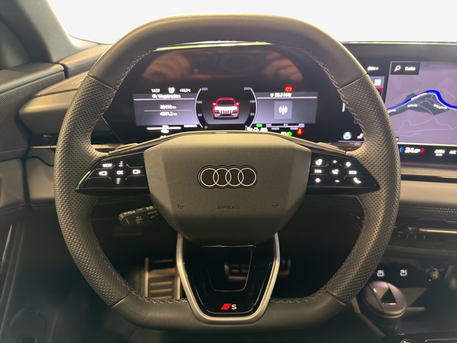 AUDI Q6 e-tron quattro-image-9