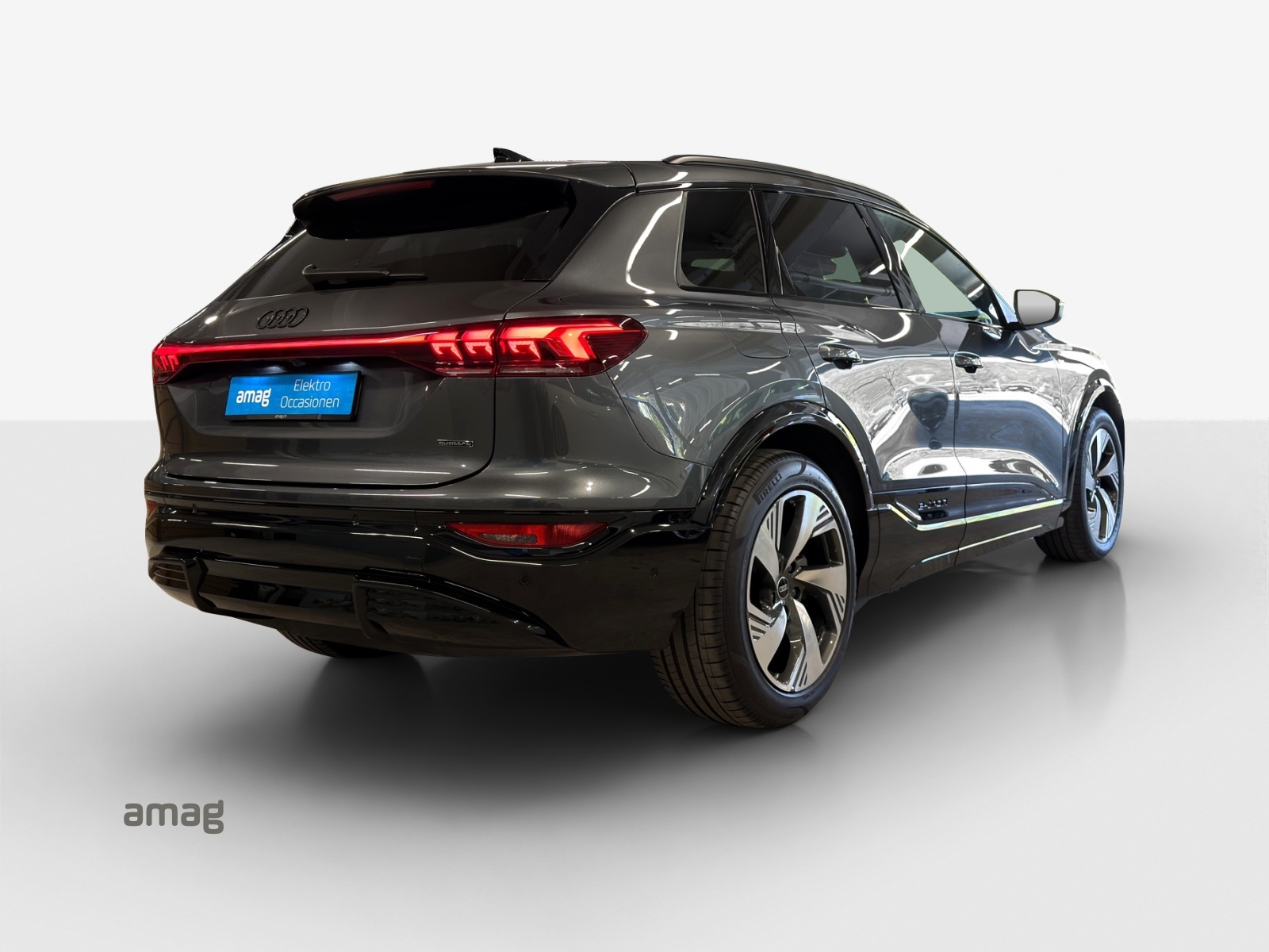 AUDI Q6 e-tron quattro-image-4