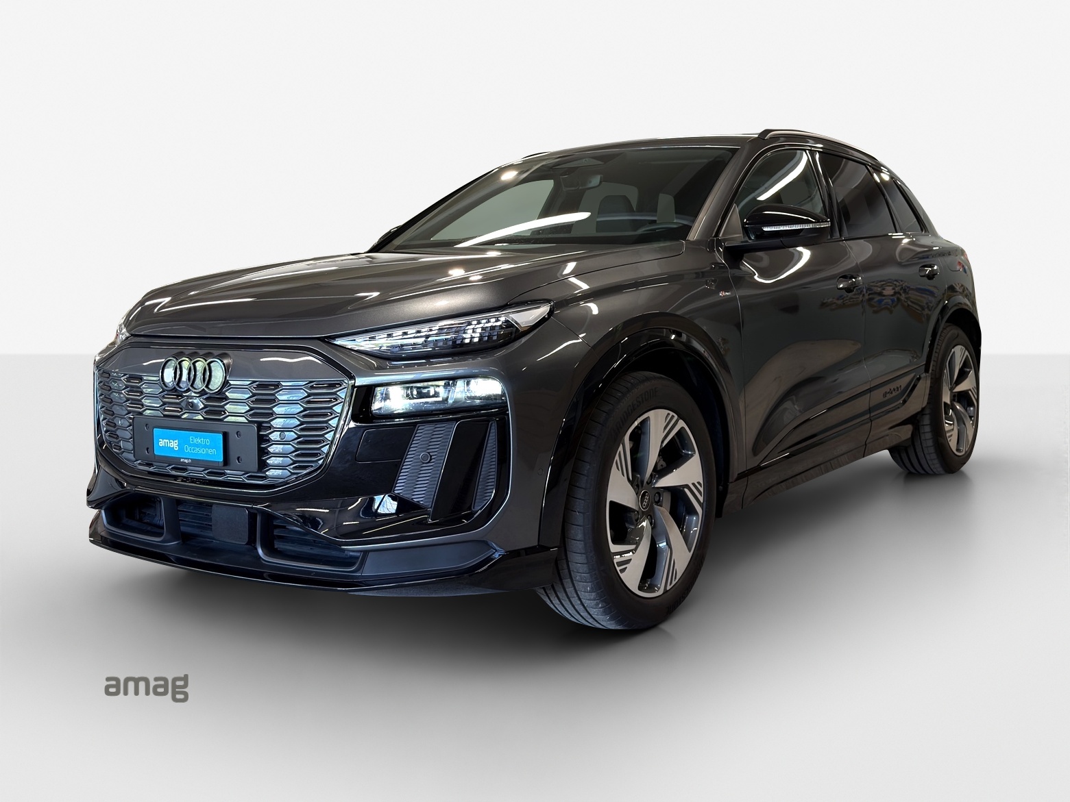AUDI Q6 e-tron quattro-image-0