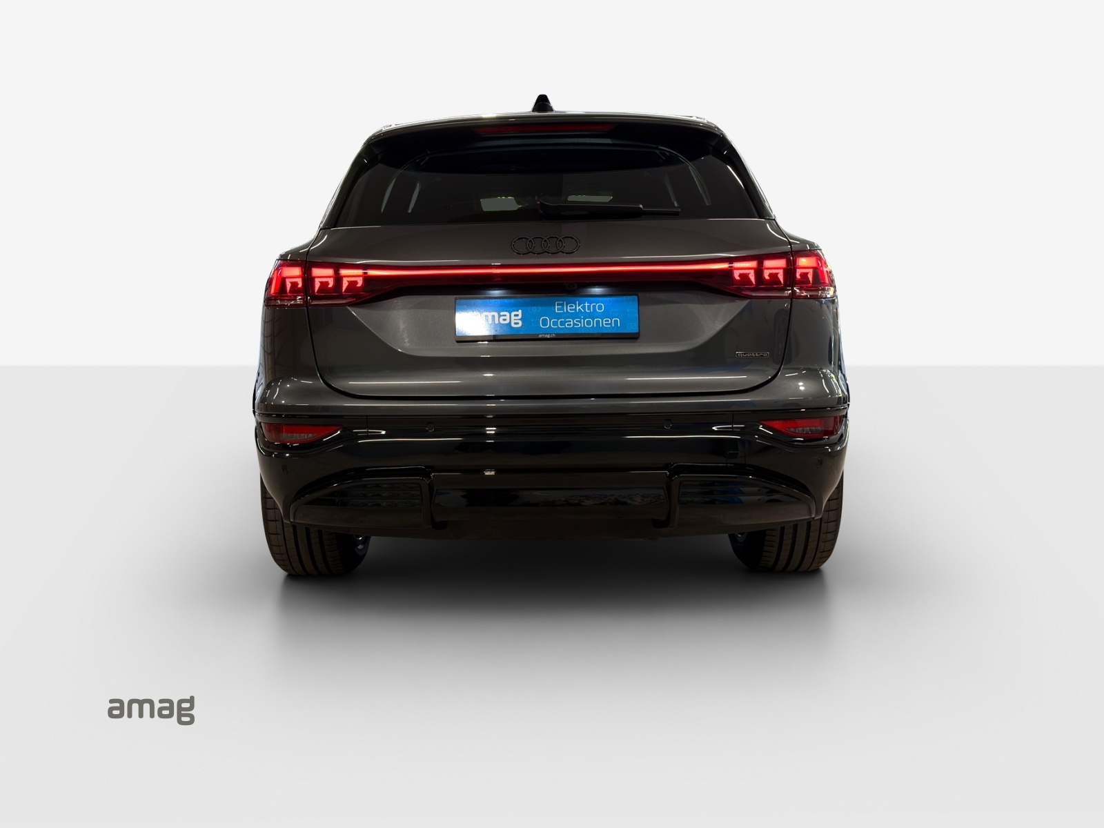 AUDI Q6 e-tron quattro-image-3