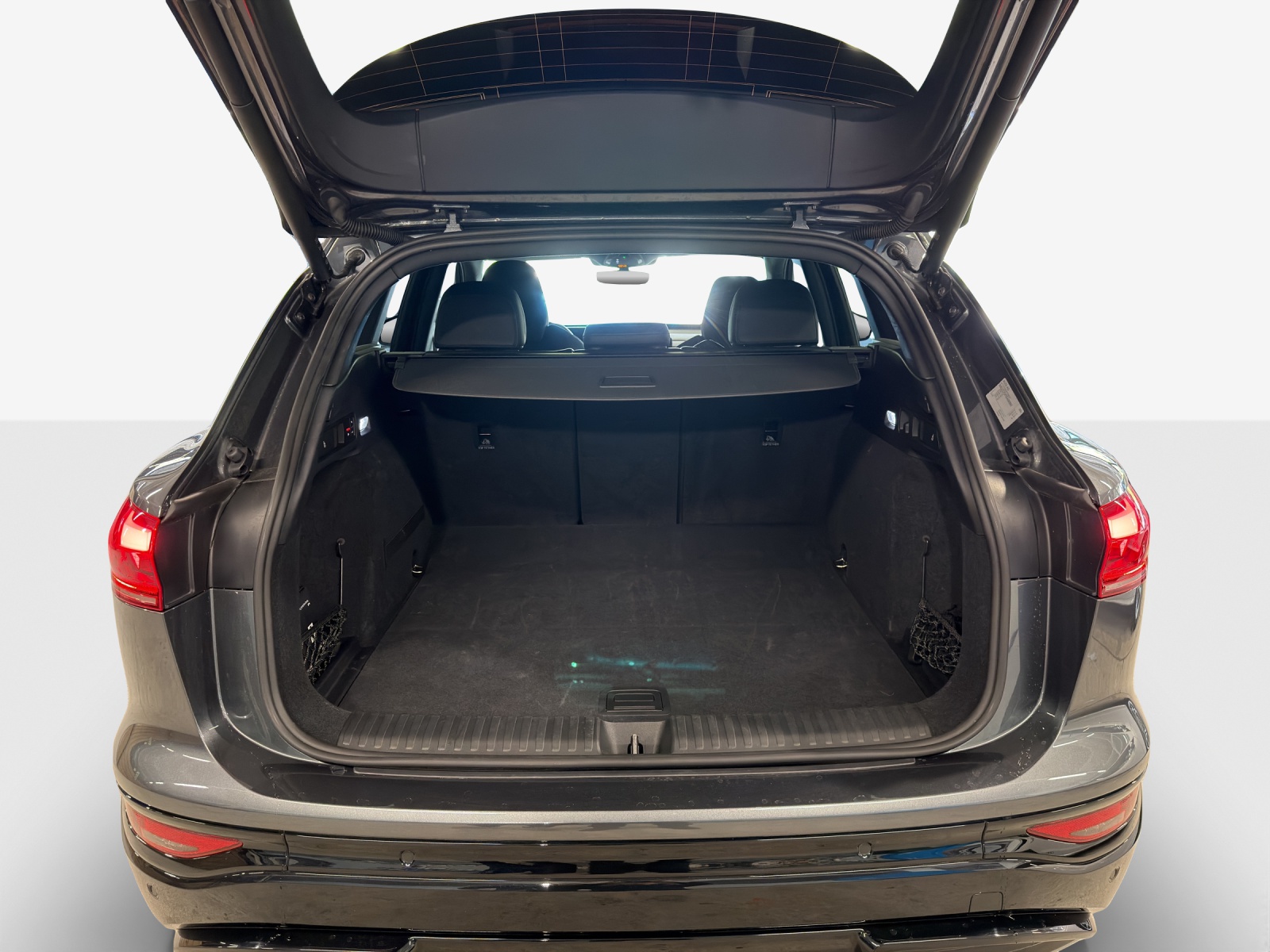 AUDI Q6 e-tron quattro-image-12