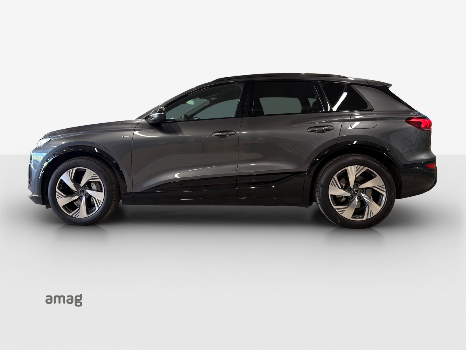 AUDI Q6 e-tron quattro-image-1