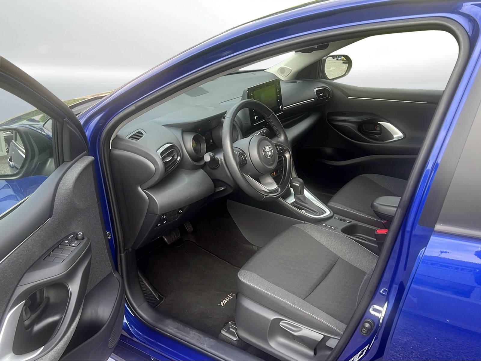 TOYOTA Yaris 1.5 VVT-i HSD Trend-image-4