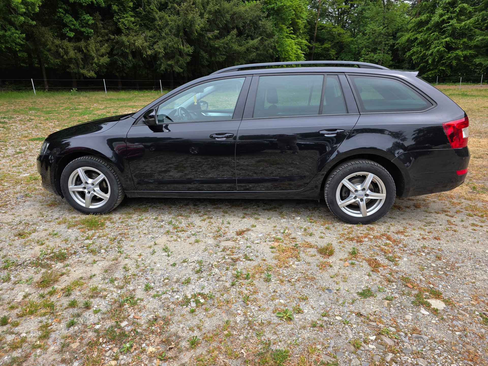 SKODA Octavia Combi 1.6 TDI Ambition 4x4-image-4