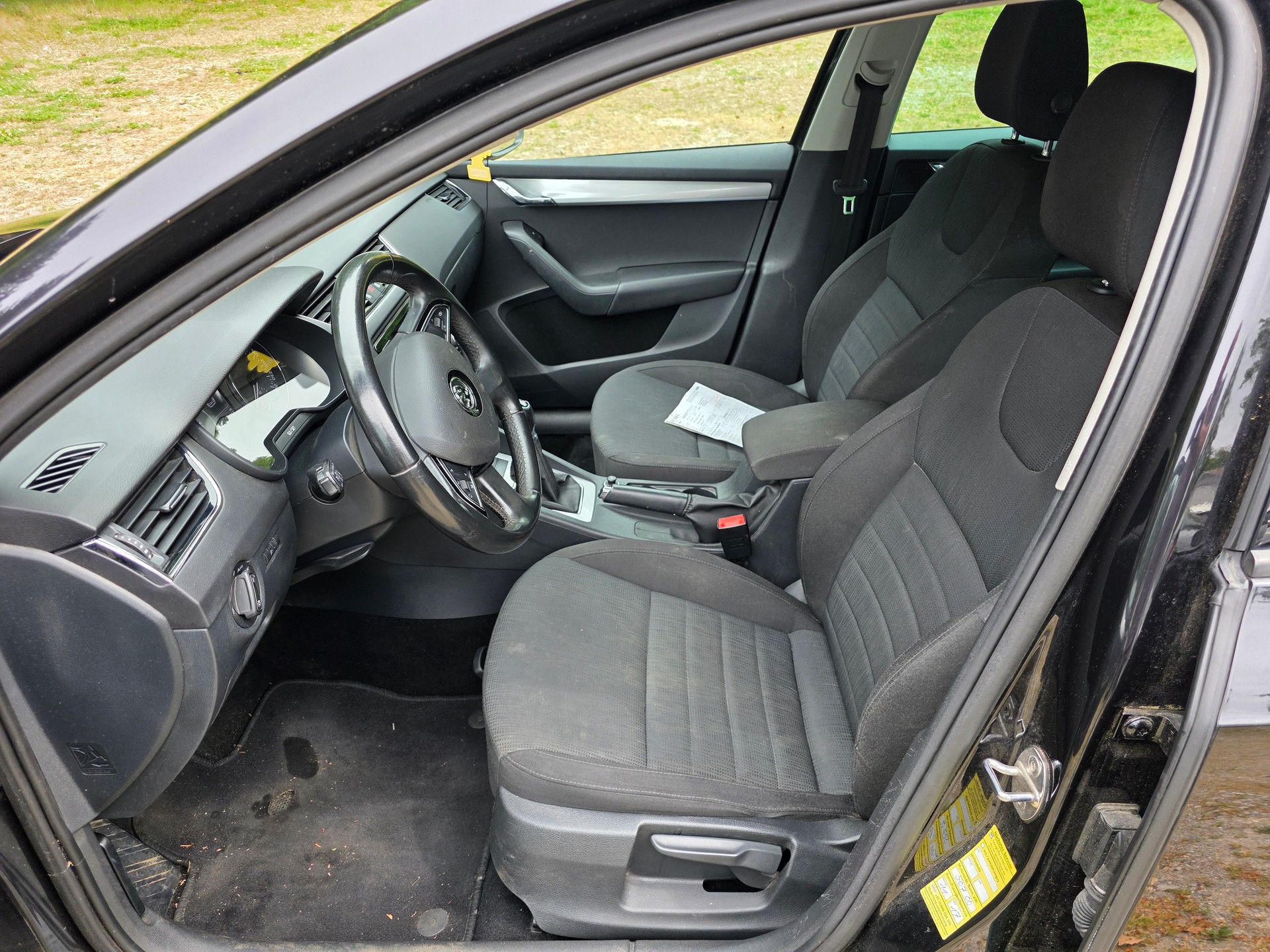 SKODA Octavia Combi 1.6 TDI Ambition 4x4-image-9