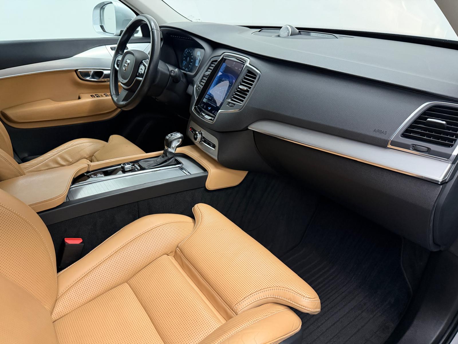 VOLVO XC90 T6 AWD Momentum Geartronic-image-10