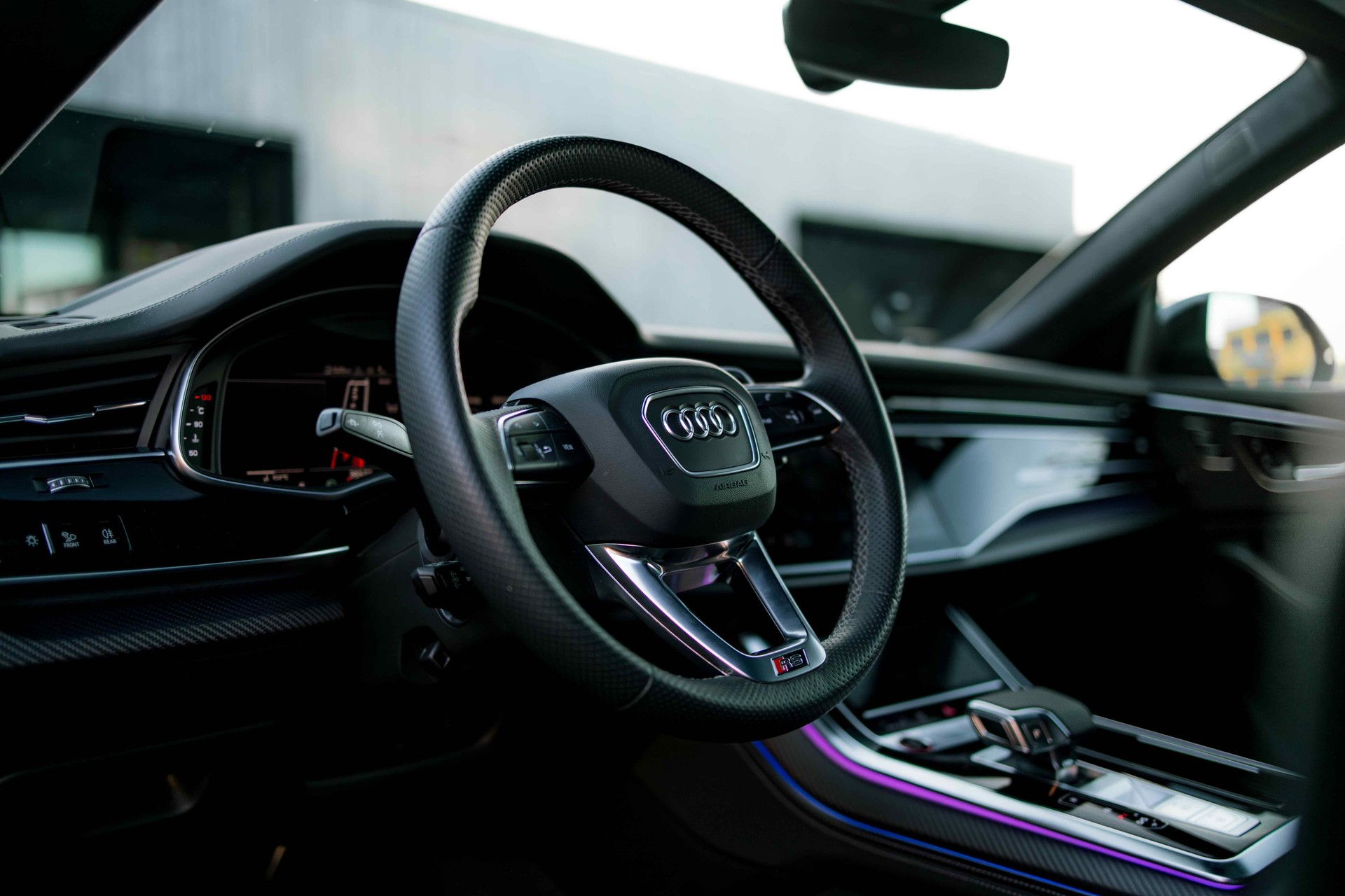 AUDI RSQ8 quattro tiptronic-image-12