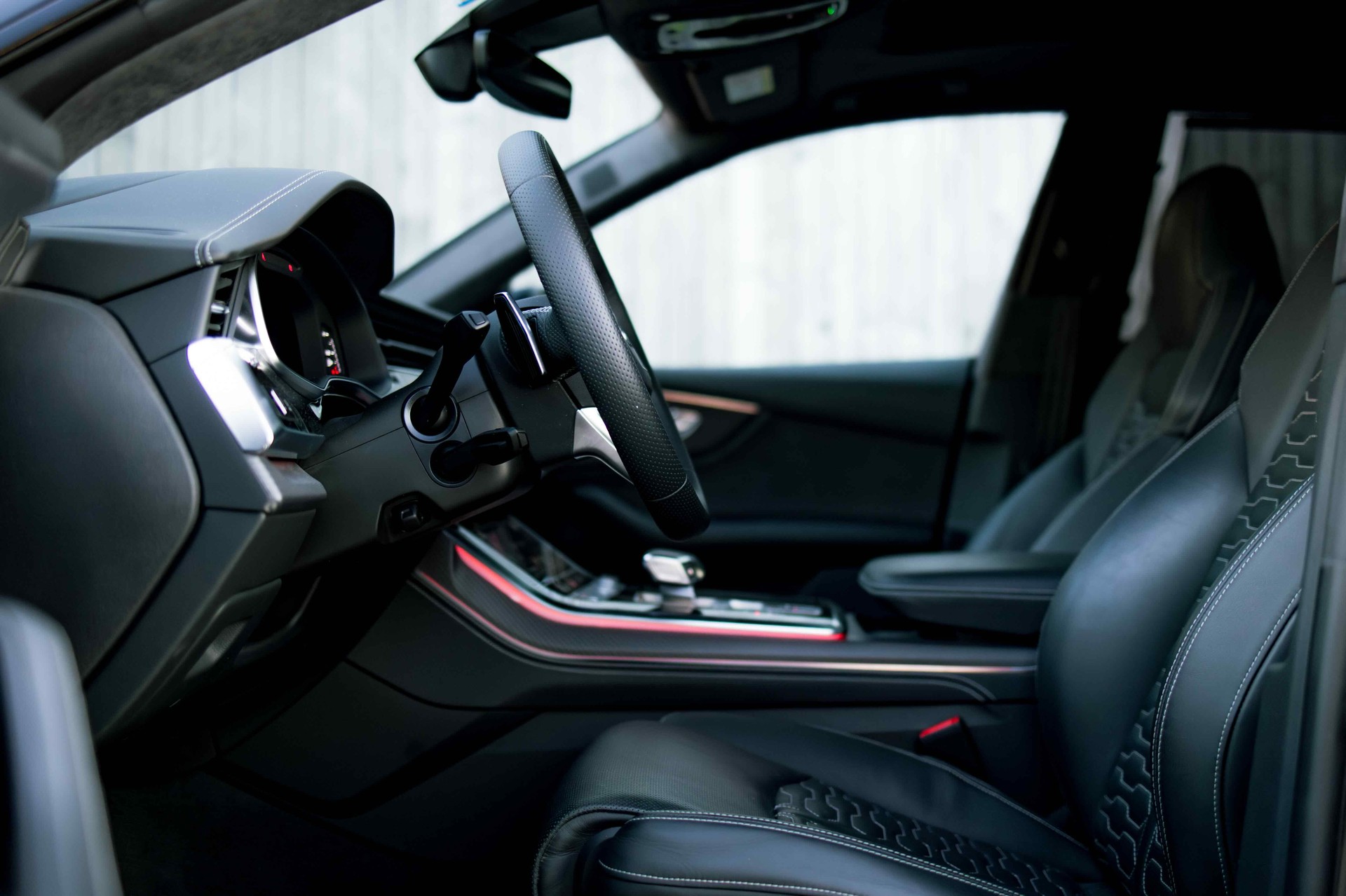 AUDI RSQ8 quattro tiptronic-image-6