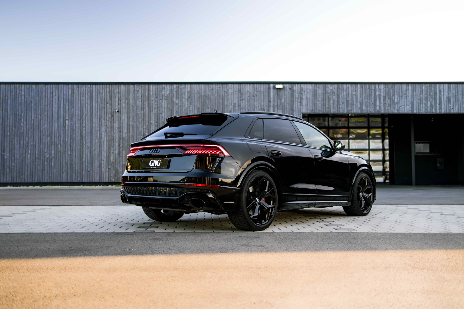 AUDI RSQ8 quattro tiptronic-image-2