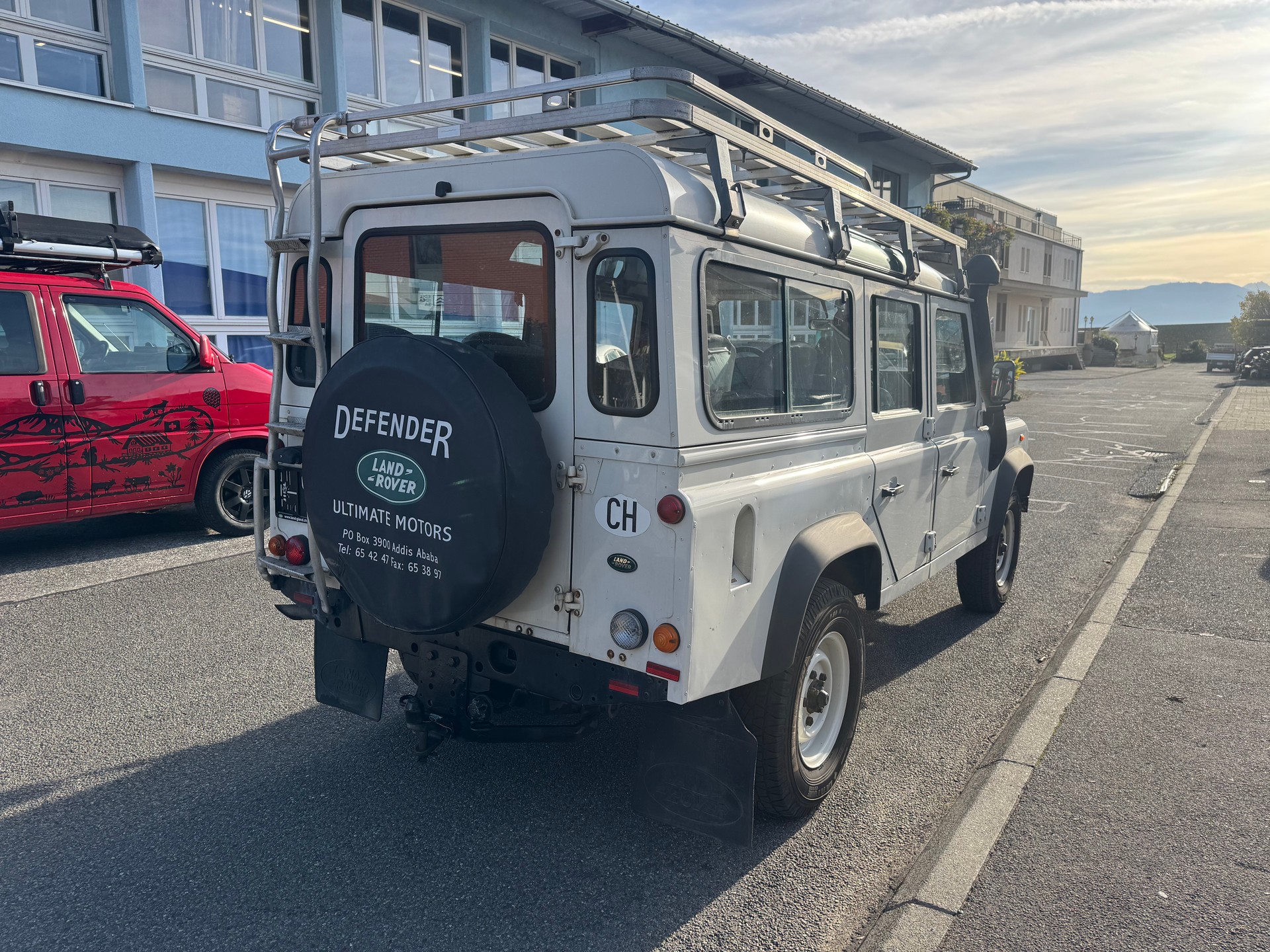 LAND ROVER Defender 110 SW 2.5 - 300 Tdi-image-2