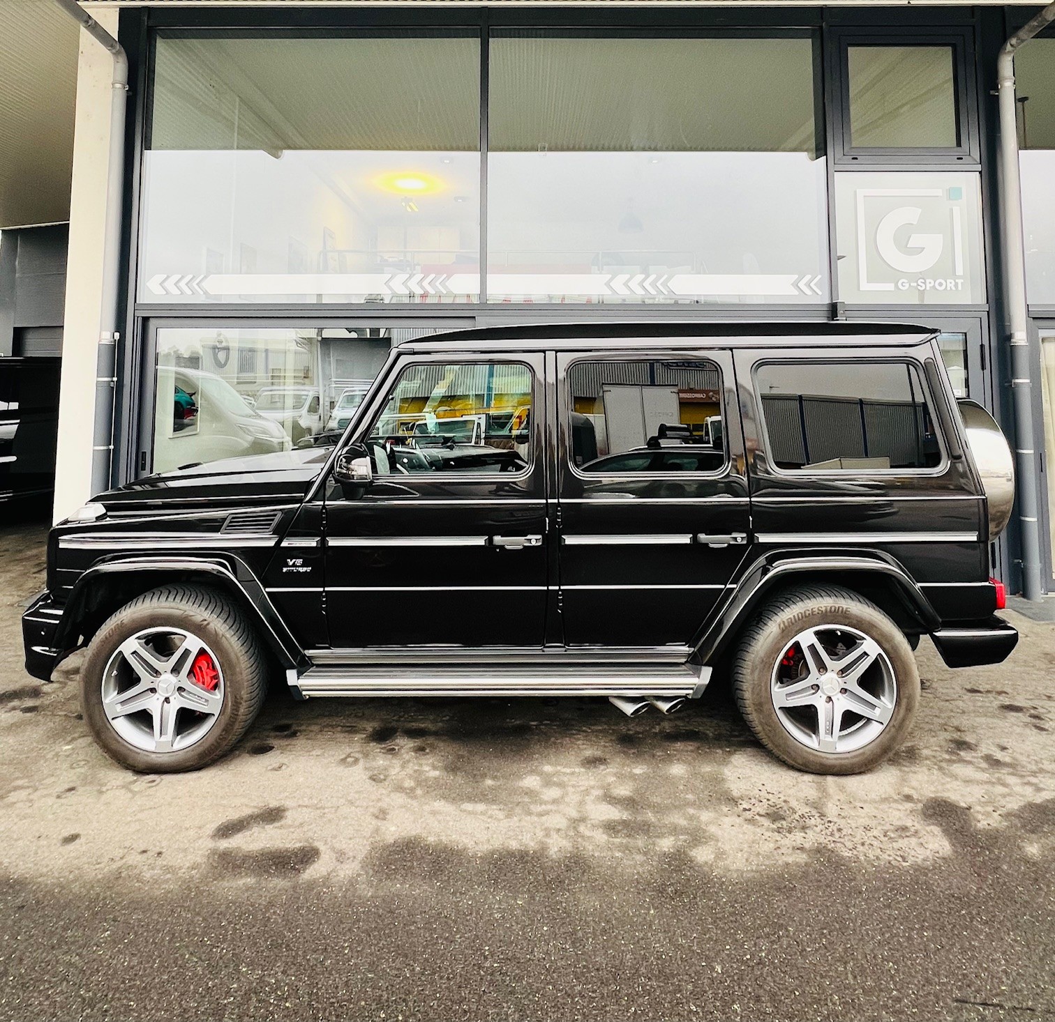 MERCEDES-BENZ G 63 AMG lang-image-1