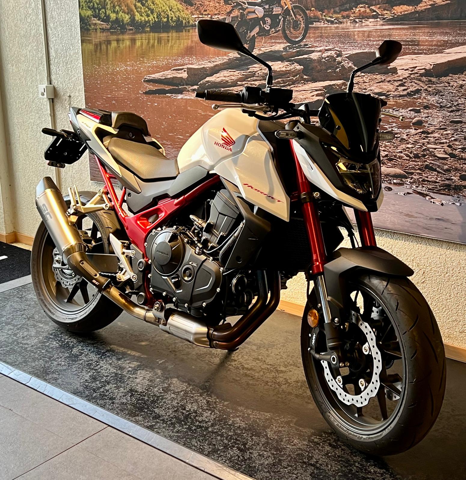 HONDA CB 750 Hornet-showroom-element-1