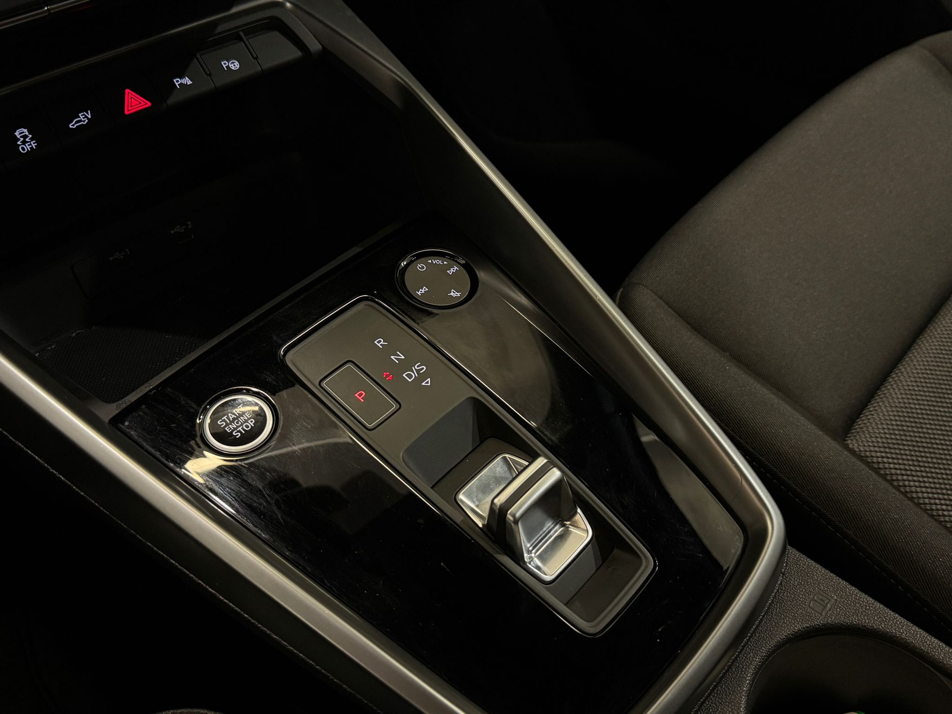 AUDI A3 Sportback 40 TFSI e S-tronic-image-14