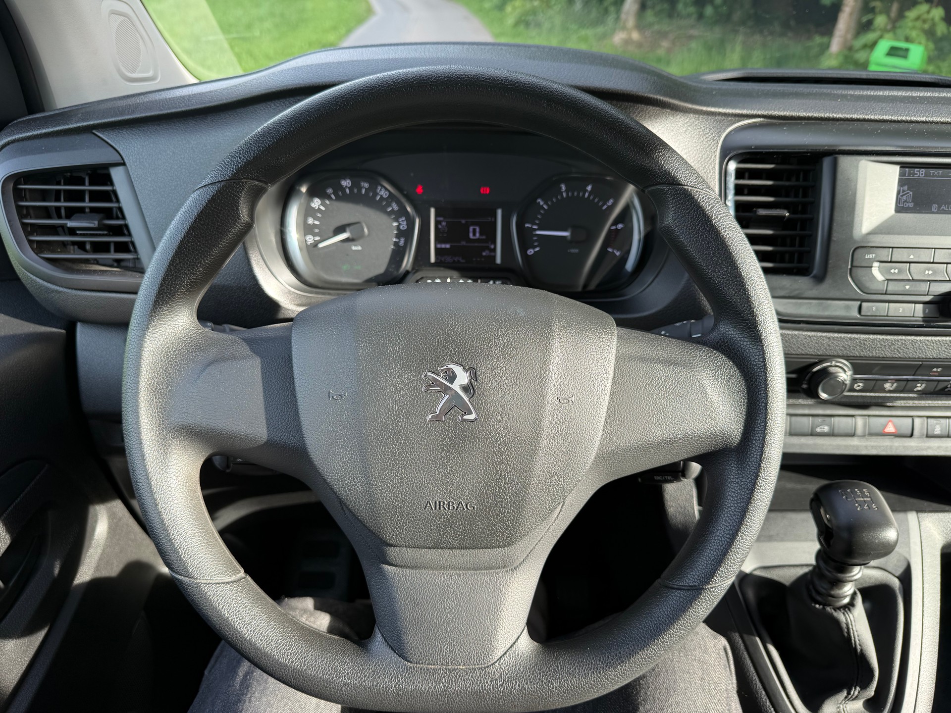 PEUGEOT Expert 1.5 BlueHDi 120 S&S Standard-image-13
