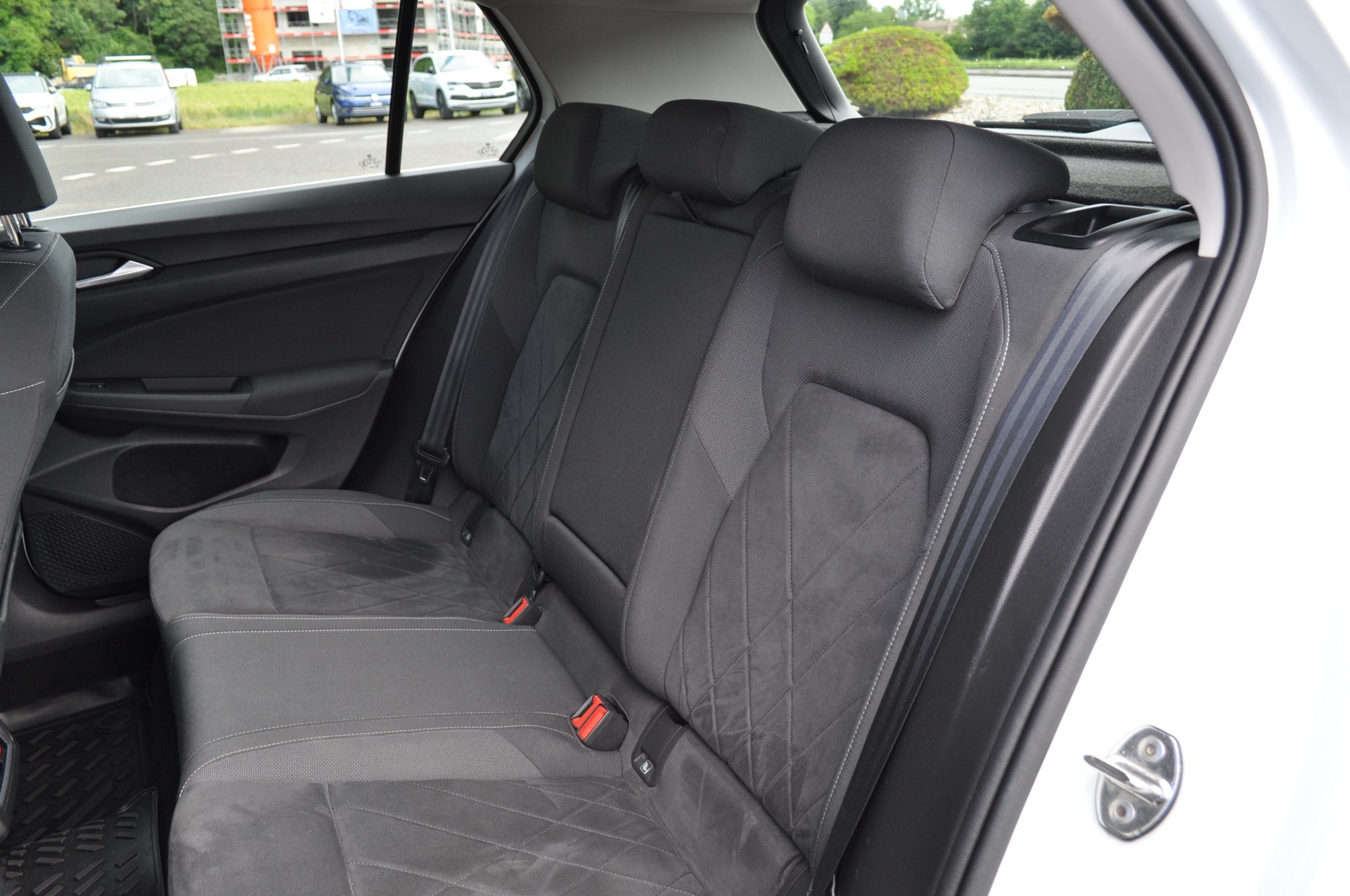 VW Golf 1.5 eTSI mHEV ACT Style DSG-image-15