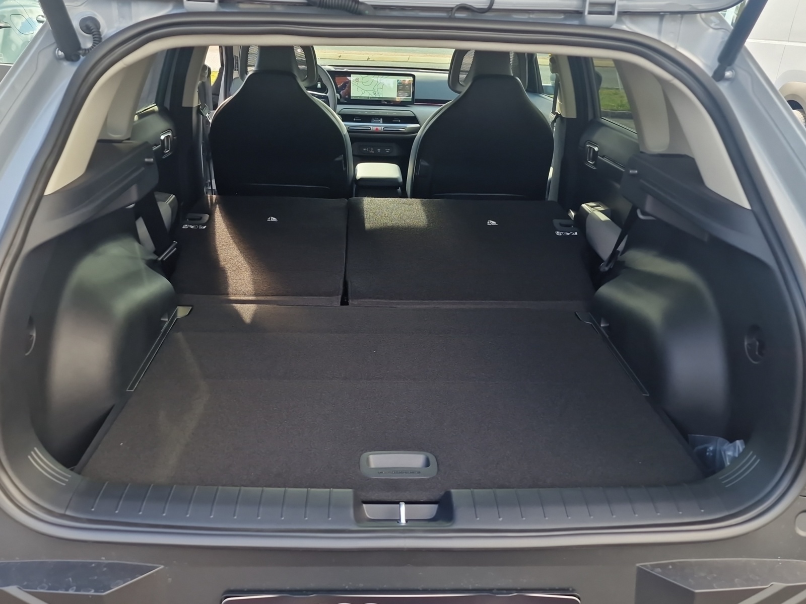 KIA EV4 81 kWh Earth+-image-11