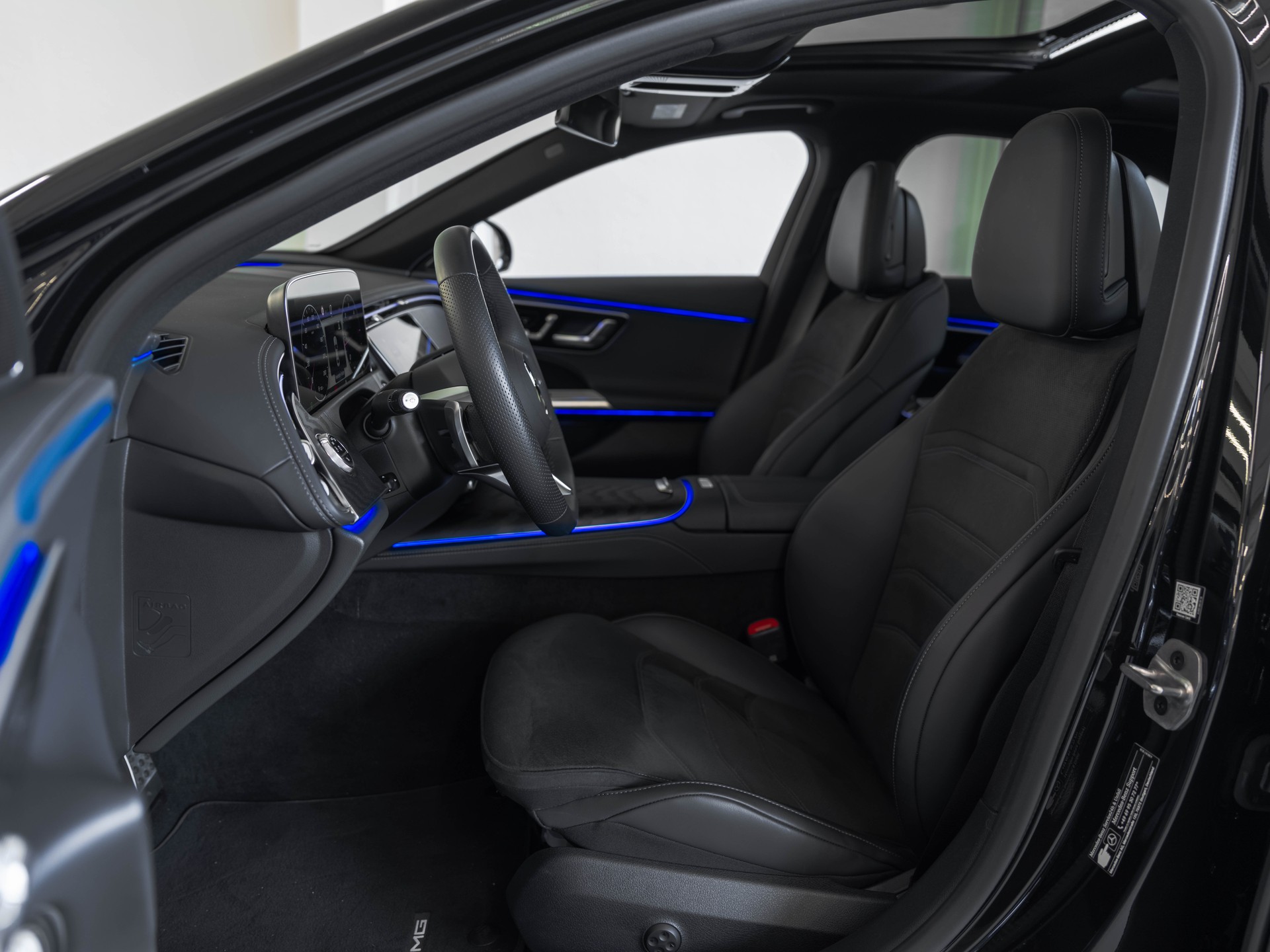 MERCEDES-BENZ E 220 d 4Matic 9G-Tronic (Gratis Service)-image-12
