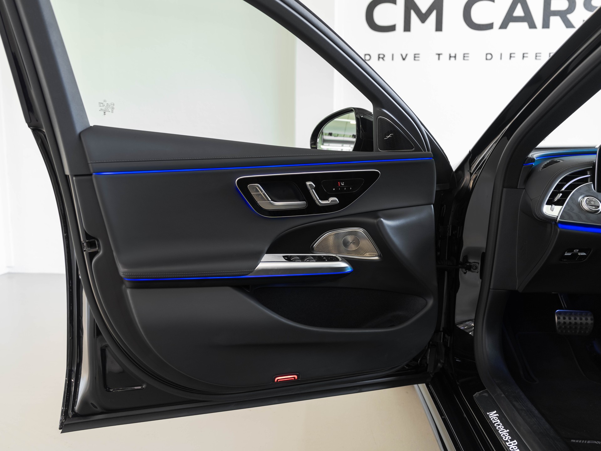 MERCEDES-BENZ E 220 d 4Matic 9G-Tronic (Gratis Service)-image-28