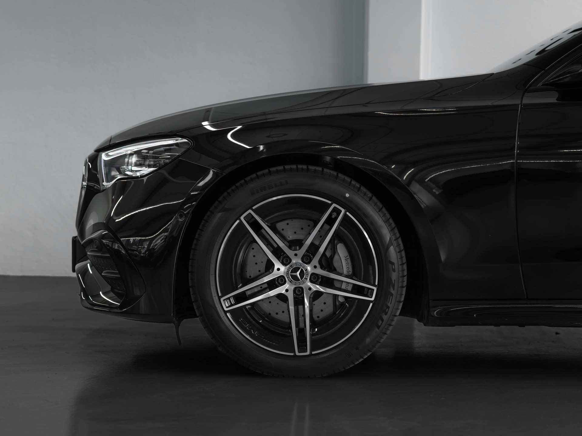 MERCEDES-BENZ E 220 d 4Matic 9G-Tronic (Gratis Service)-image-5