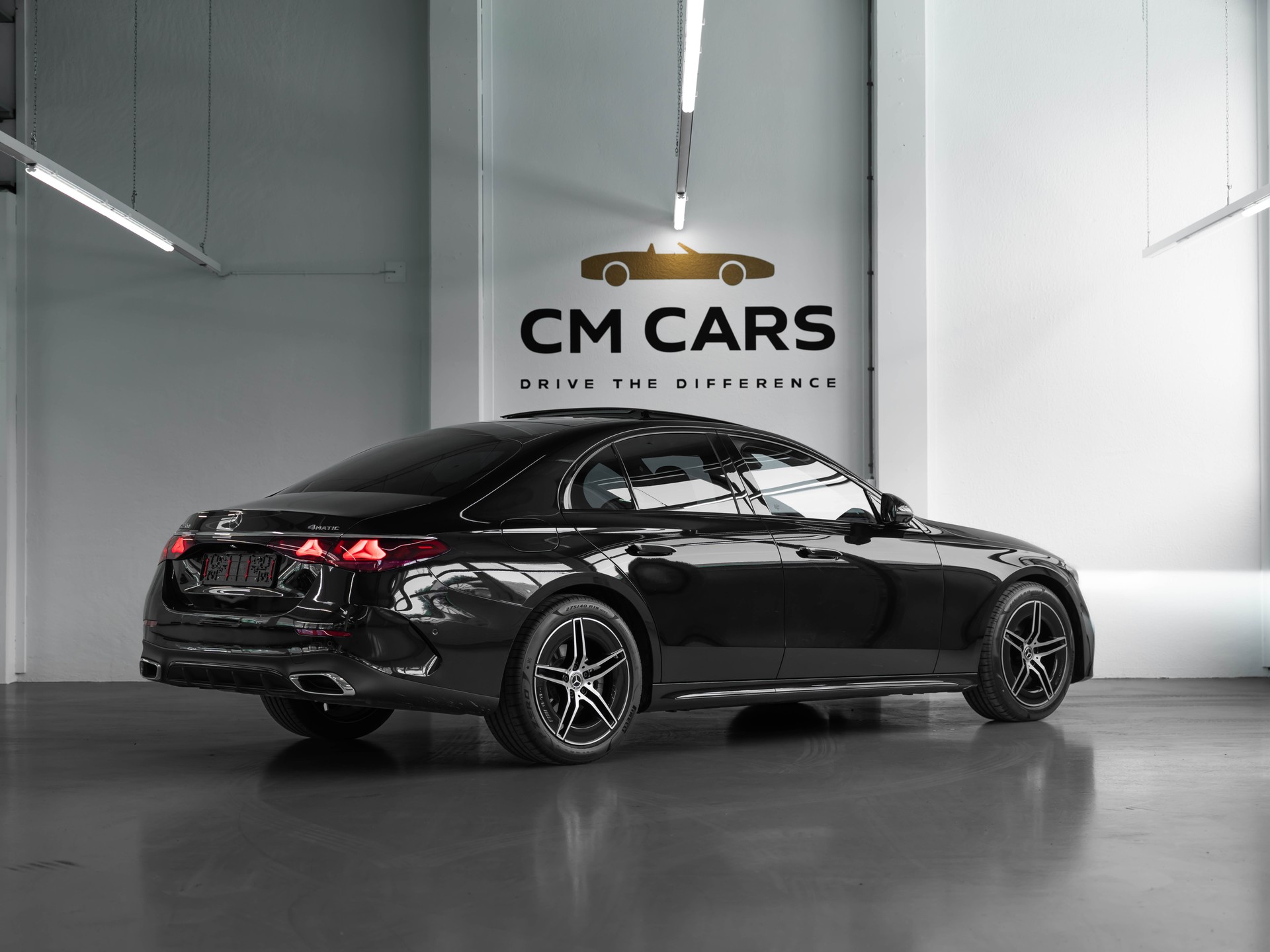 MERCEDES-BENZ E 220 d 4Matic 9G-Tronic-showroom-element-2