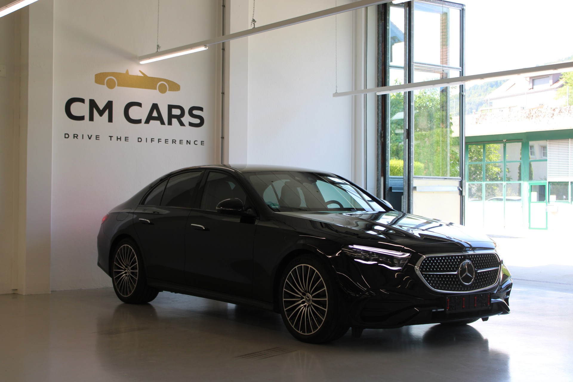 MERCEDES-BENZ E 220 d 4Matic 9G-Tronic-showroom-element-1