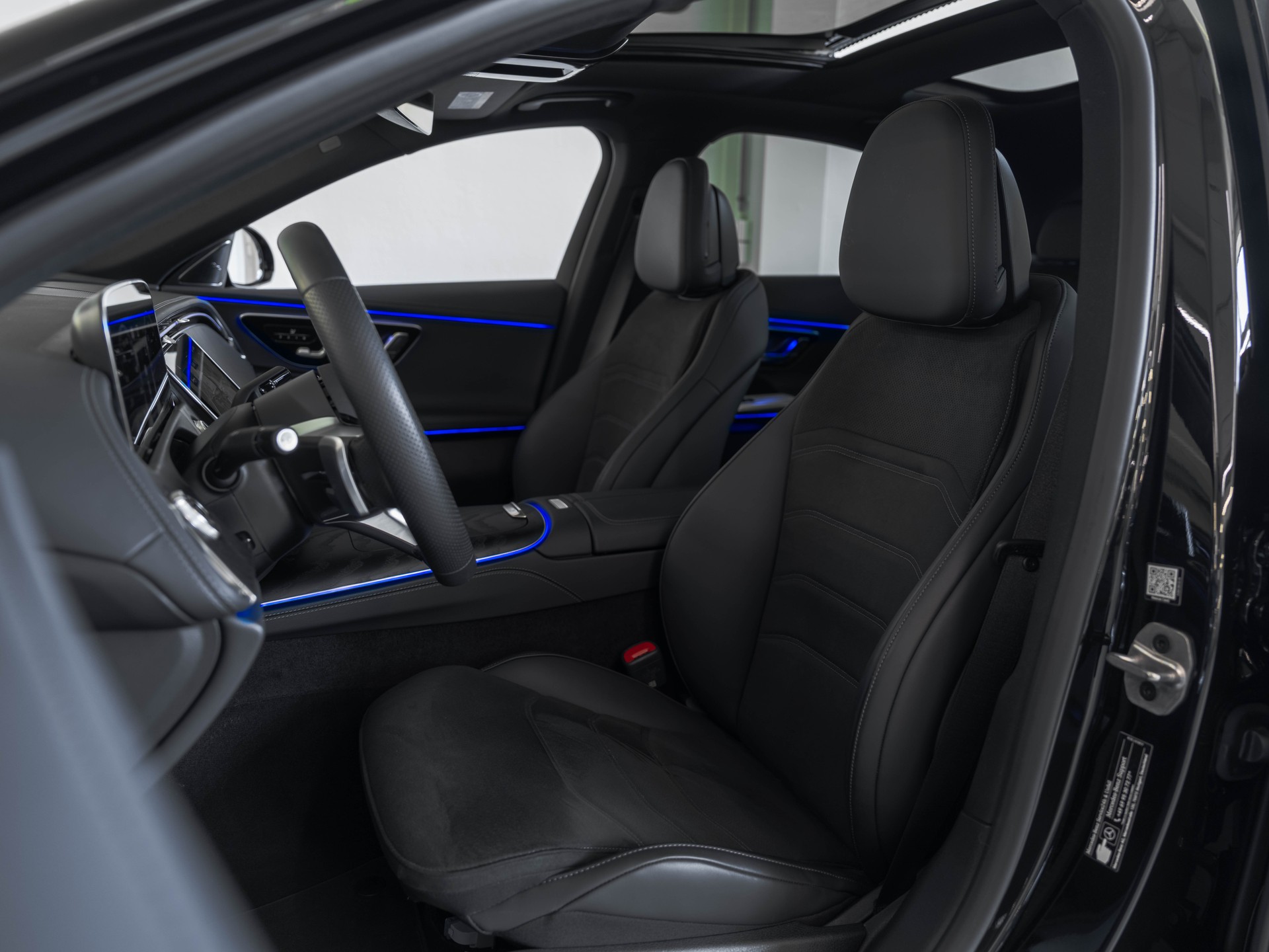 MERCEDES-BENZ E 220 d 4Matic 9G-Tronic (Gratis Service)-image-13