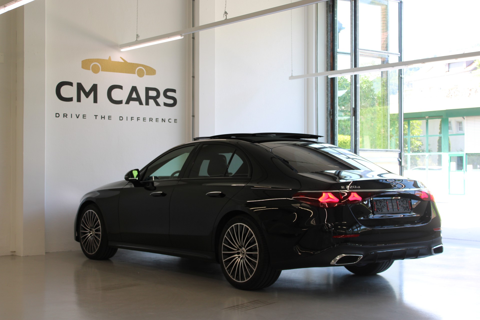 MERCEDES-BENZ E 220 d 4Matic 9G-Tronic-image-4